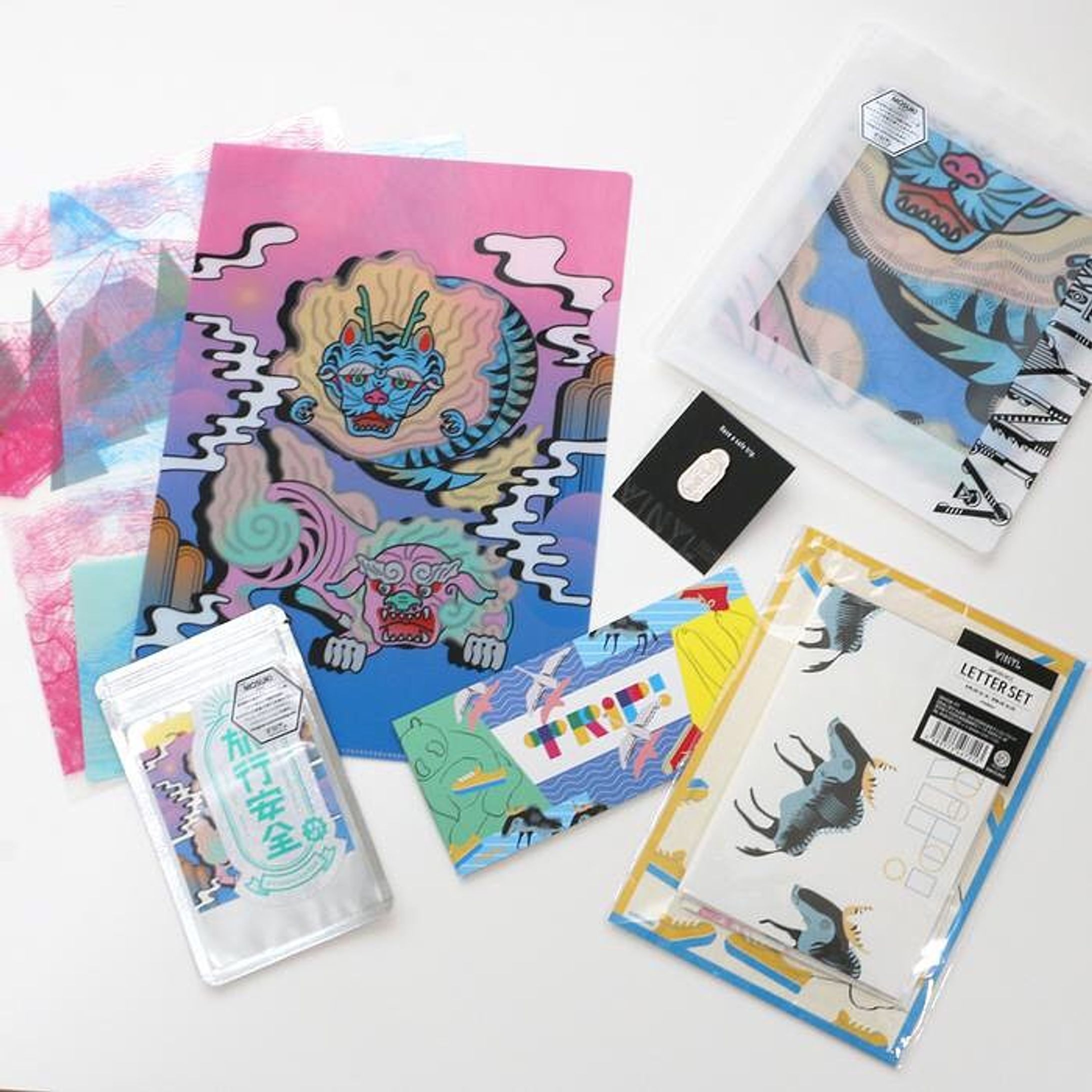 【works】

MOSUKIのグッズセットがオンラインで買えるようになりました👏🎉

ショップURLへはMOSUKIのプロフィールからとべるようになってますので画像タグからチェックしてみてください〜🚀

ｰｰｰｰｰｰｰｰｰｰｰｰｰｰｰｰｰｰ

MOSUKIグッズセット登場🐑
【EC限定･送料無料】

・クリアファイル3種
・ハンカチ
・ピンバッジ
・ステッカーセット
・レターセット
・一筆箋

よろしくお願い致します！

#MOSUKIgoods #グランスタ東京 #東京駅#vinyltokyo #design #graphic #雑貨 #旅-1