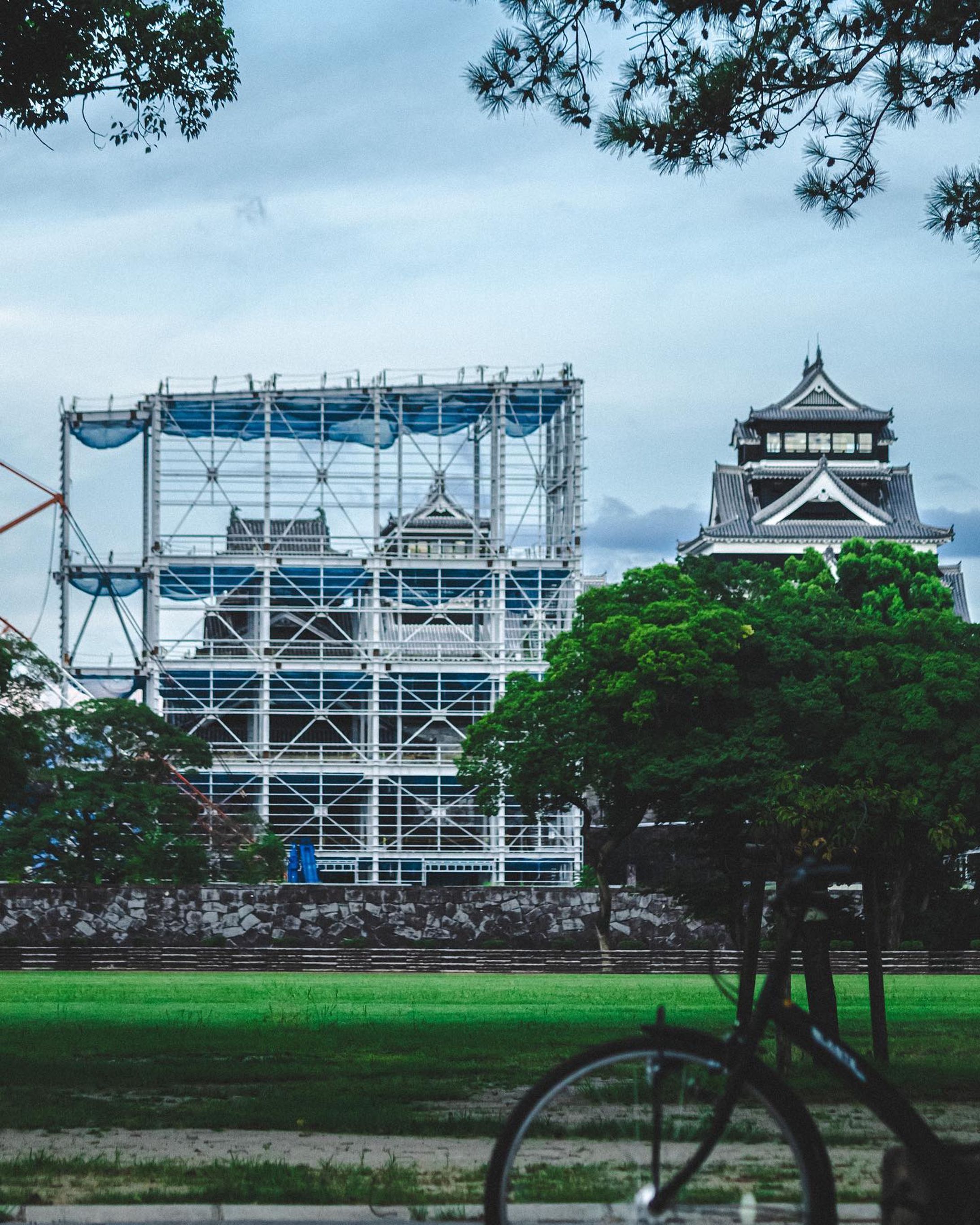 .
 #熊本城
.
.
(at. #熊本市中央区)
.
 #kumamotocastle 
#streetsnap #japan_daytime_view
#streetphotography #streetshootjapan #urbanandstreet #streetclassics #streetactivity #street_photo_daily
#street_incity #streetview #streetleaks #streetlife #streetartjaponism #best_moments_street #japancityblues 
#路地裏 #スナップ写真
#ファインダー越しの私の世界 #写真好きな人と繋がりたい
#熊本 #Kumamoto-1