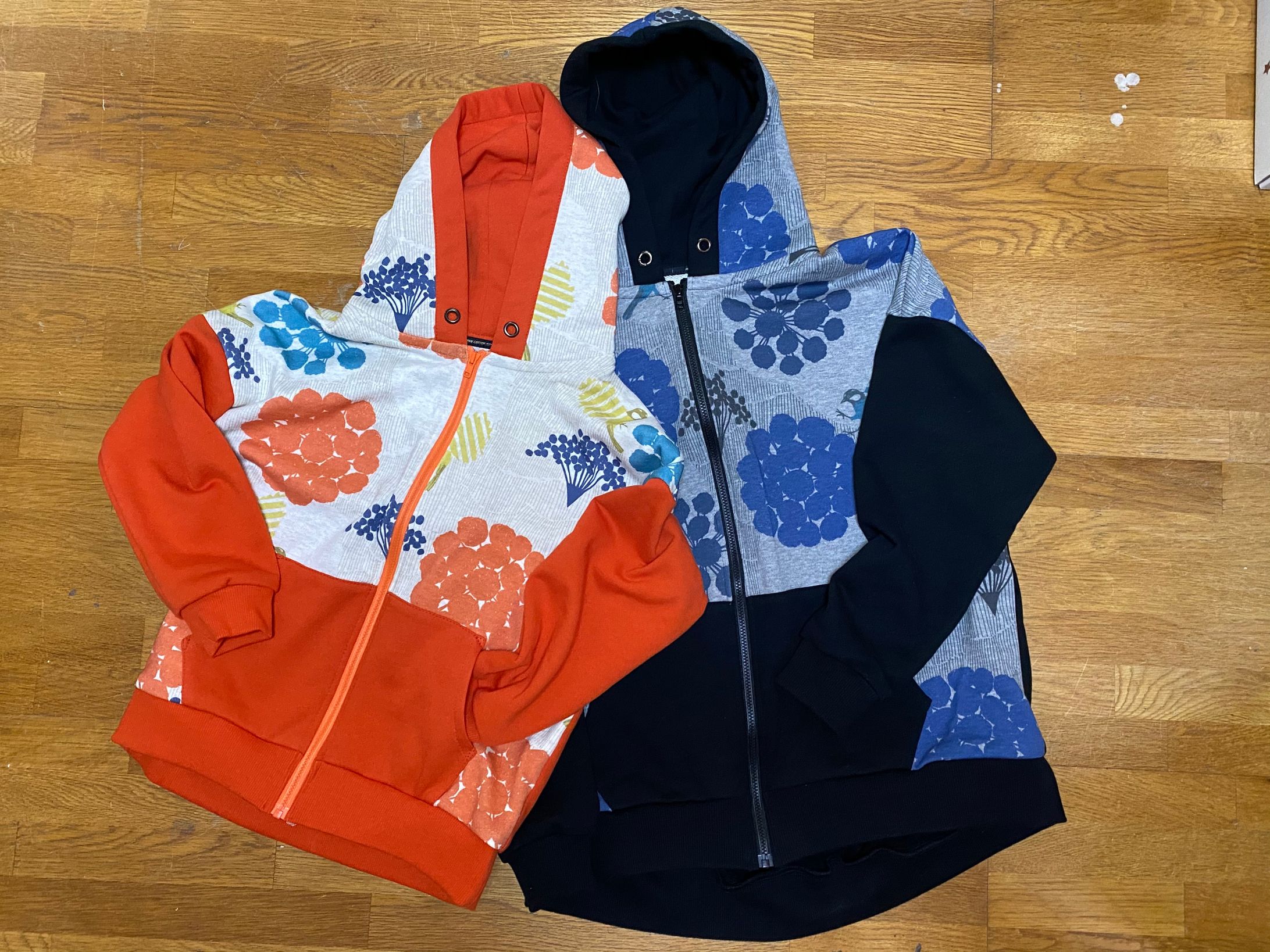  zip-up hoodie-1