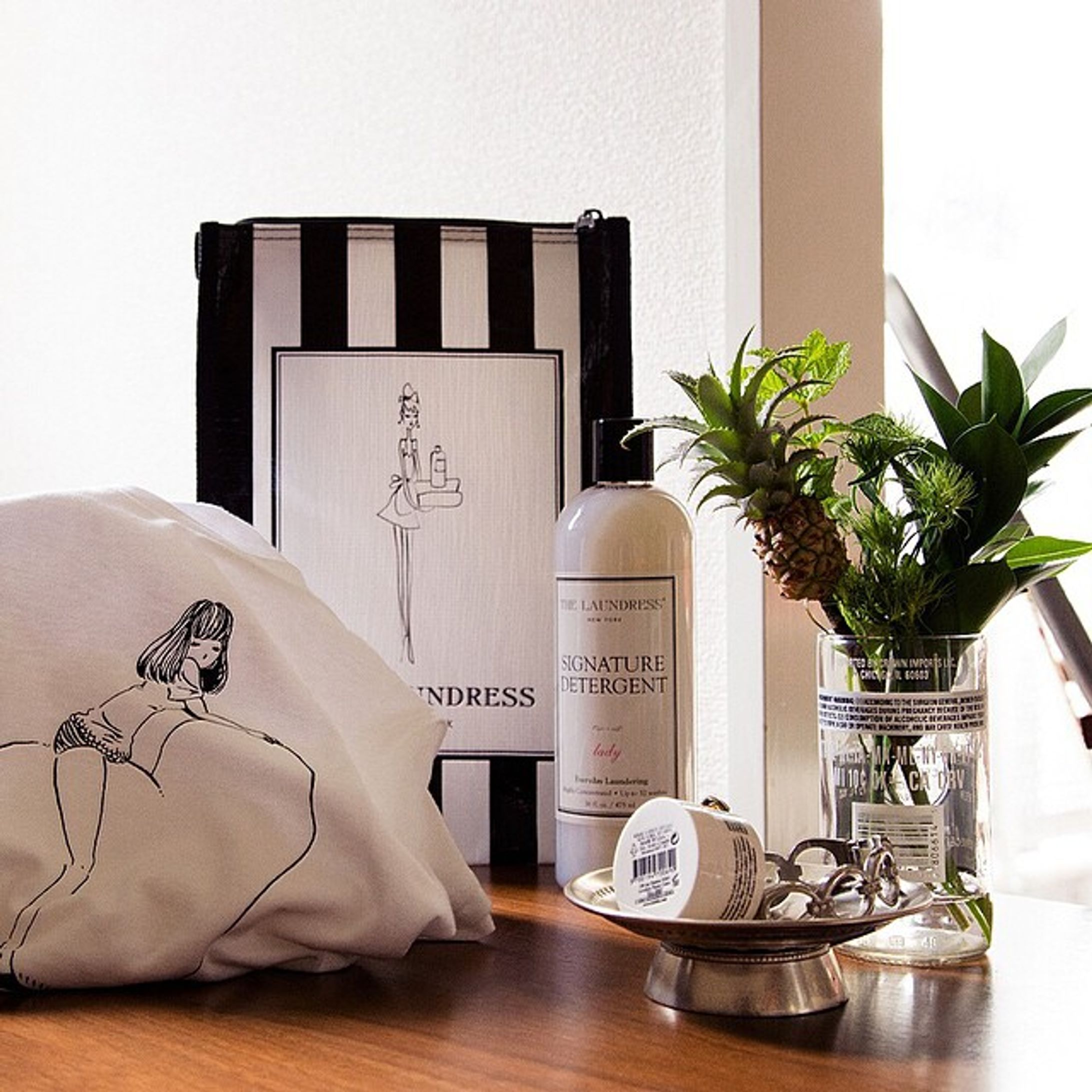 MEG x LAUNDRESS by BEAMS-1