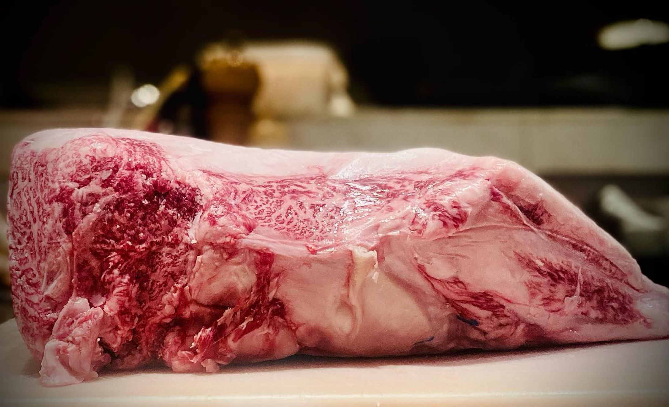 信州プレミアム牛　イチボ

サシが凄い✨

とても美味しそうだ☺️

#記念日 
#出張シェフ 
#出張料理 
#出張料理人 
#prime_chef 
#うちシェフ 
#インスタ映え 
#美食倶楽部 
#うちchef 
#デリバリー 
#おうち時間 
#フレンチ 
#おうちレストラン-1