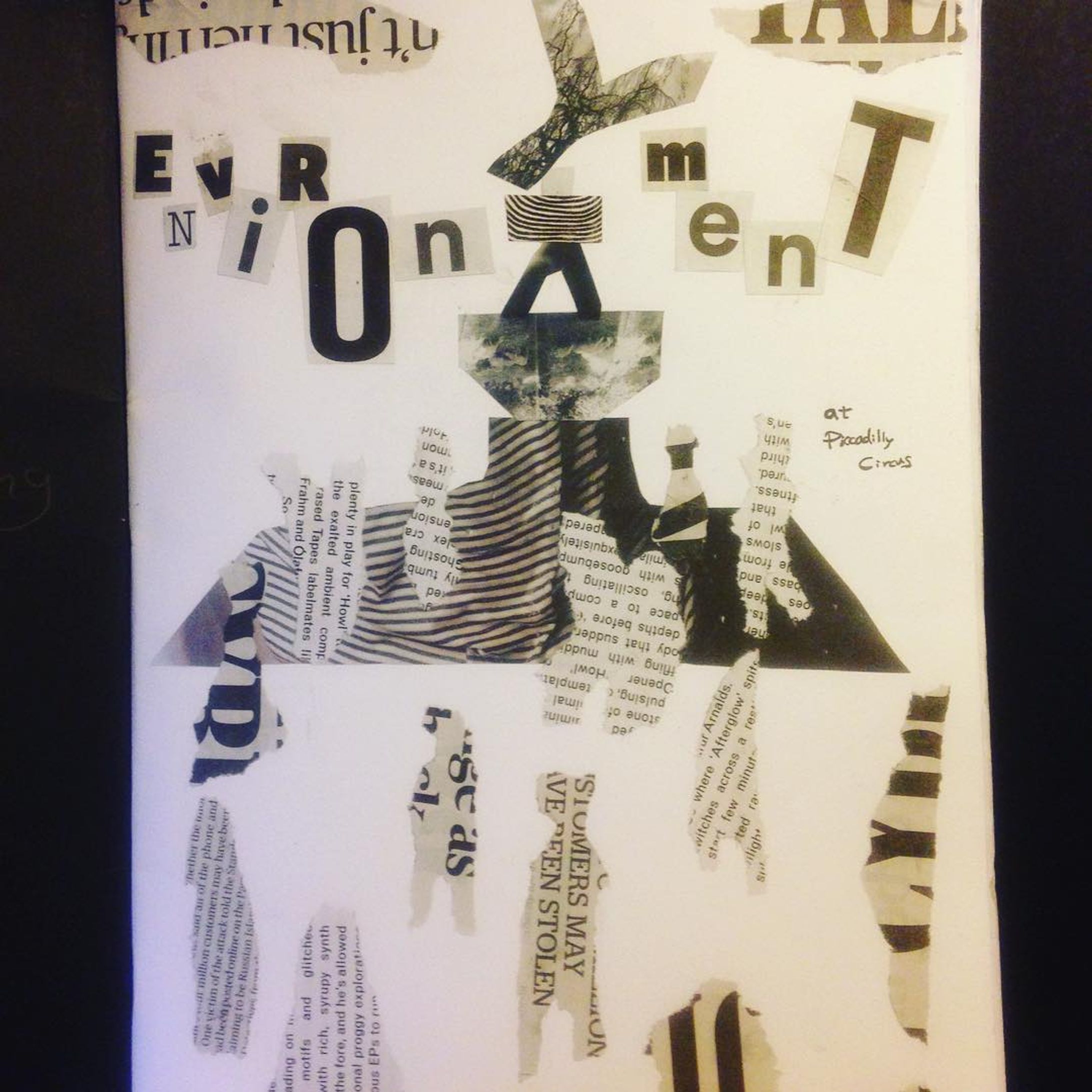 #collage #piccadillycircus #environment #montage #newspaper #statue #westend #soho #theater #westminster #art #monotone #london #uk #コラージュ #モノトーン #アート #イラスト #新聞 #ロンドン #建築 #鳥-1