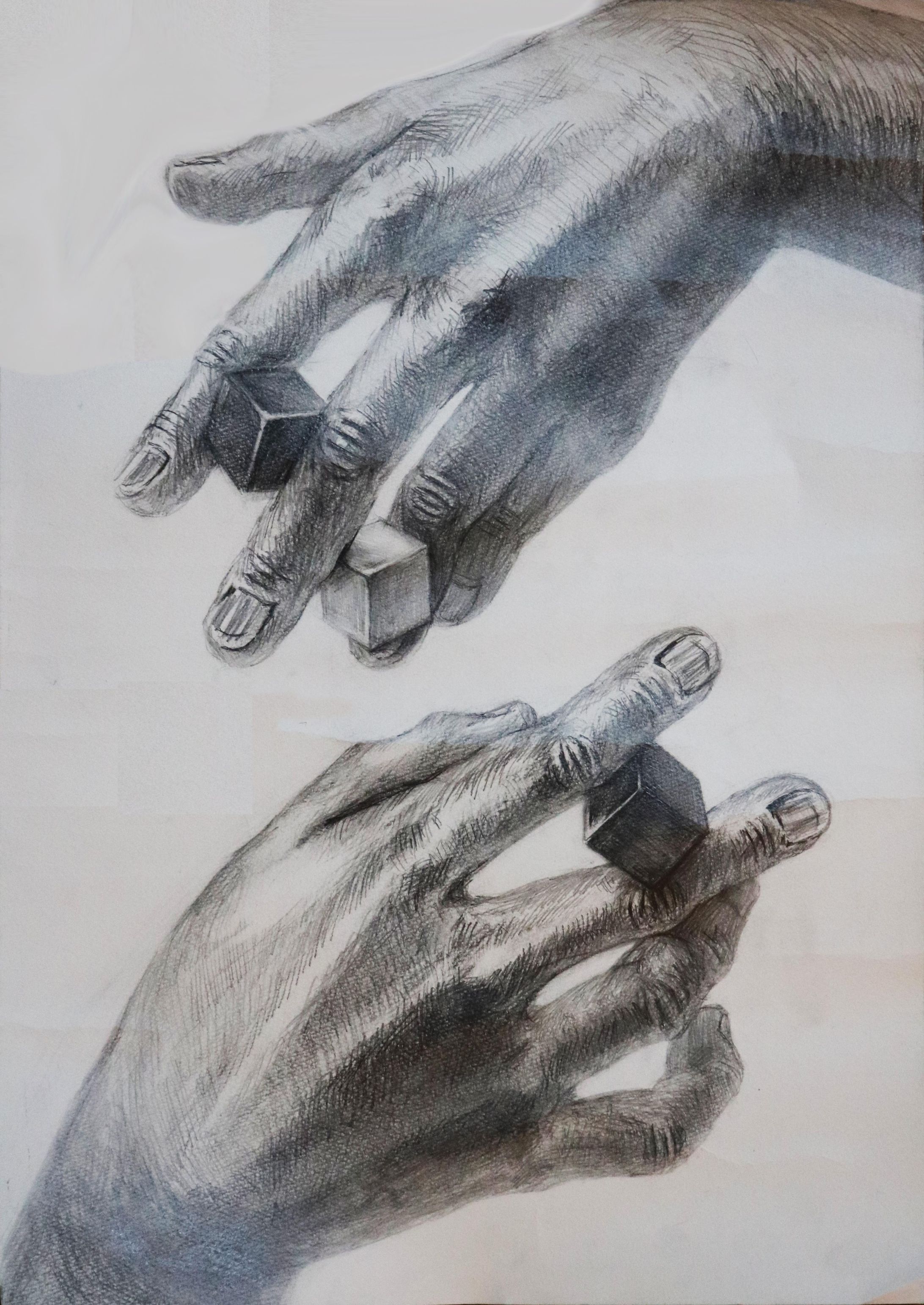 キューブで遊ぶ両手-1