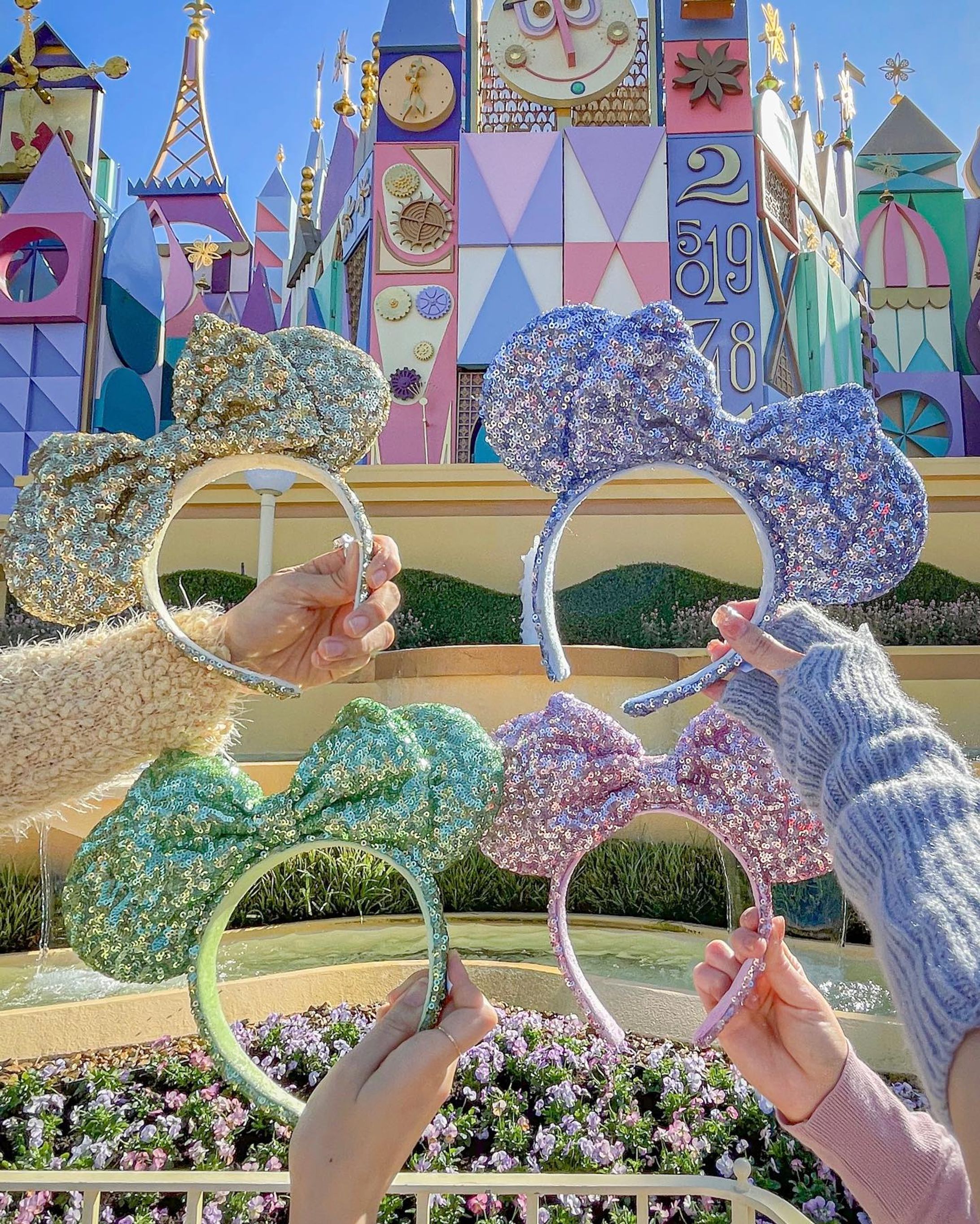 カチューシャ ミニー ディズニー スパンコール ピンク きらきら 四人で  