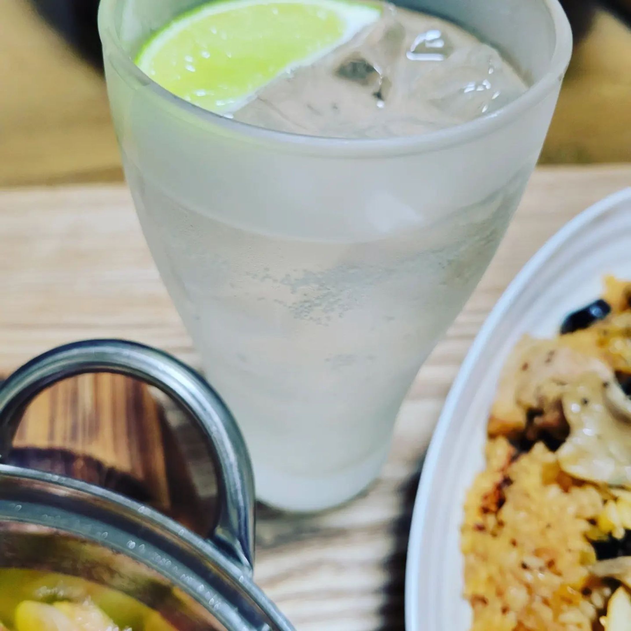 今日の夕飯‼️アヒージョがめっちゃいい香りしてる。-1