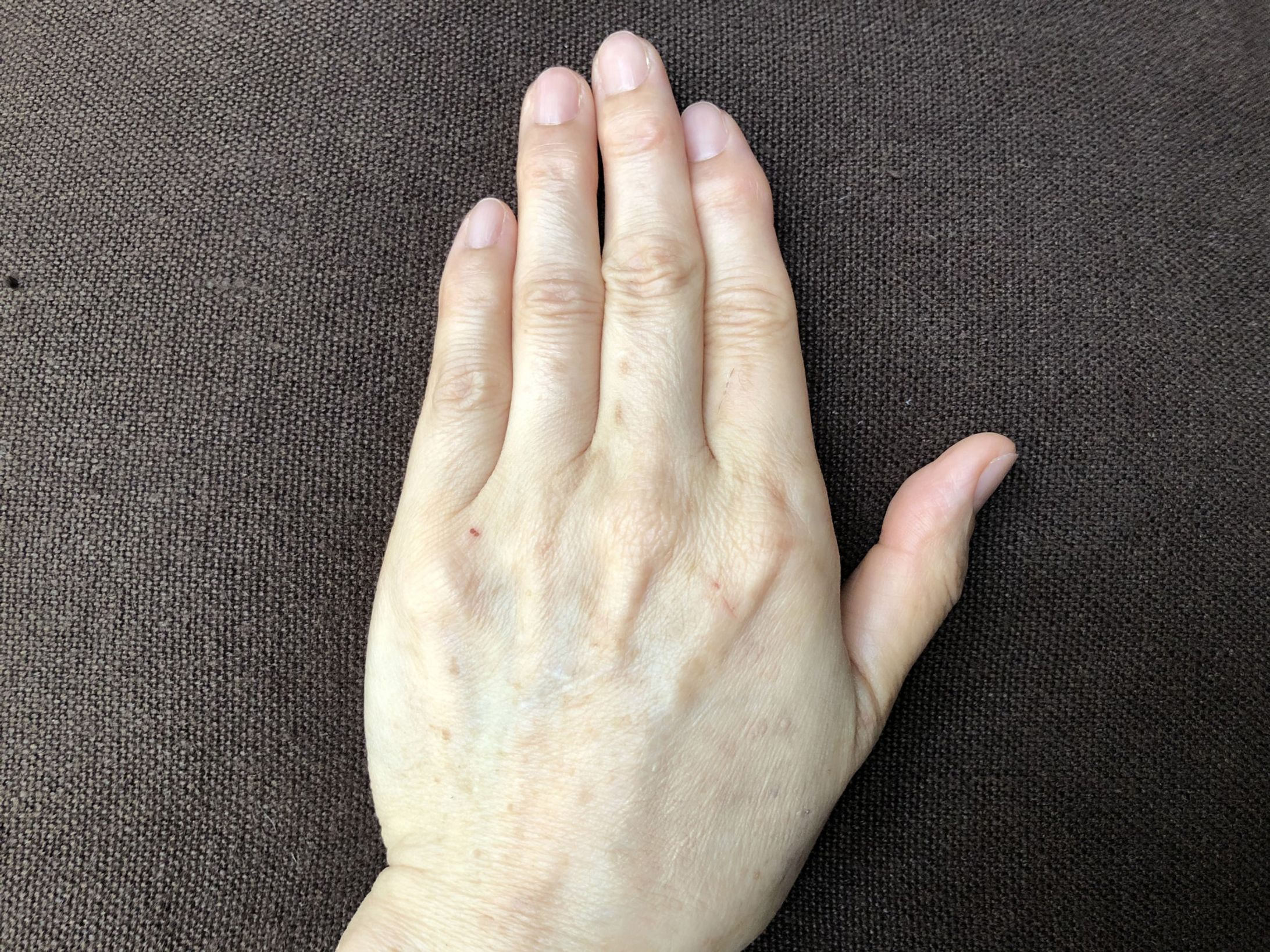 手のレタッチ-1