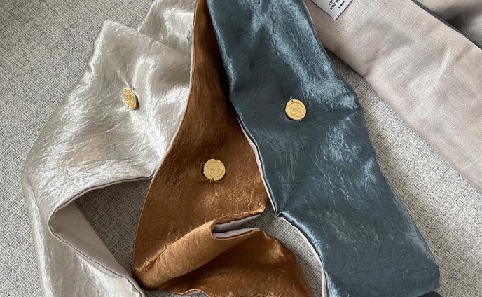 𝒗𝒊𝒏𝒕𝒂𝒈𝒆 𝒔𝒂𝒕𝒊𝒏💍

お使いいただきやすいカラー3色で仲間入りです。

ヴィンテージ感のある生地感で程よい艶をお顔周りにプラス✨

QPPA®︎はたくさんのカバーをご用意していて、悩まれる方もたくさんおられます😌
こちらのカバーはスグにQPPA®︎をお使いいただけるように5点セット（ベース1本・カバー3枚各カラー・オリジナル巾着）にて販売中です♪

.
.
.
.
ターバンのご購入は🐚🛍
🔸以下のInstagramプロフィールリンク
@ery.dm
@ii_mnm_lp

🔸Creema 🔎QPPAで出てきます
🔸minne 🔎QPPAで出てきます
💌ご購入方法が分からない場合はDMにてお尋ね下さい♡

🔹実店舗（ナイトキャップのみ販売）兵庫県姫路市花田町上原田170-1eMcafe内
@emcafe10 
セントラルパークの近くです🐘
#姫セン #姫路セントラルパーク #姫路城 
.
.
.
.

#キュッパ #着せ替えターバン#エスニック  #popupshop  #着せ替えターバン #日本製 #madeinjapan #冷感素材 #ターバンアレンジ #ターバン #ターバンヘア #ターバンコーデ #ヘアアレンジ #ヘアアクセサリー #ヘアアクセ #ヘアバンド#海