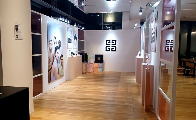 外資系コスメブランド 空間デザイン全般