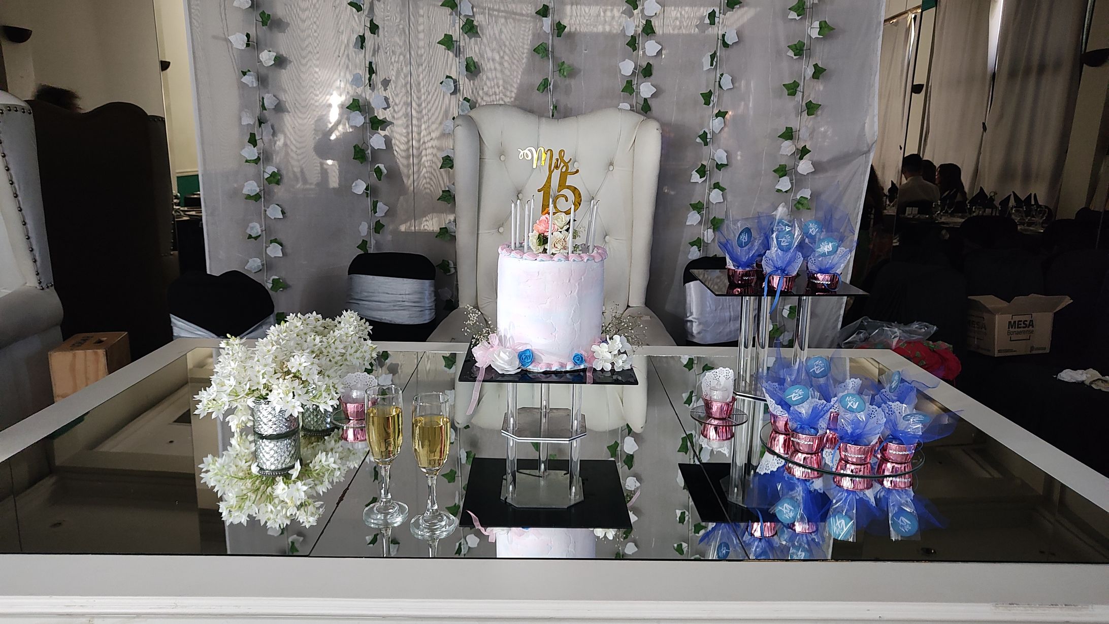 En la fiesta y en la procesión-1