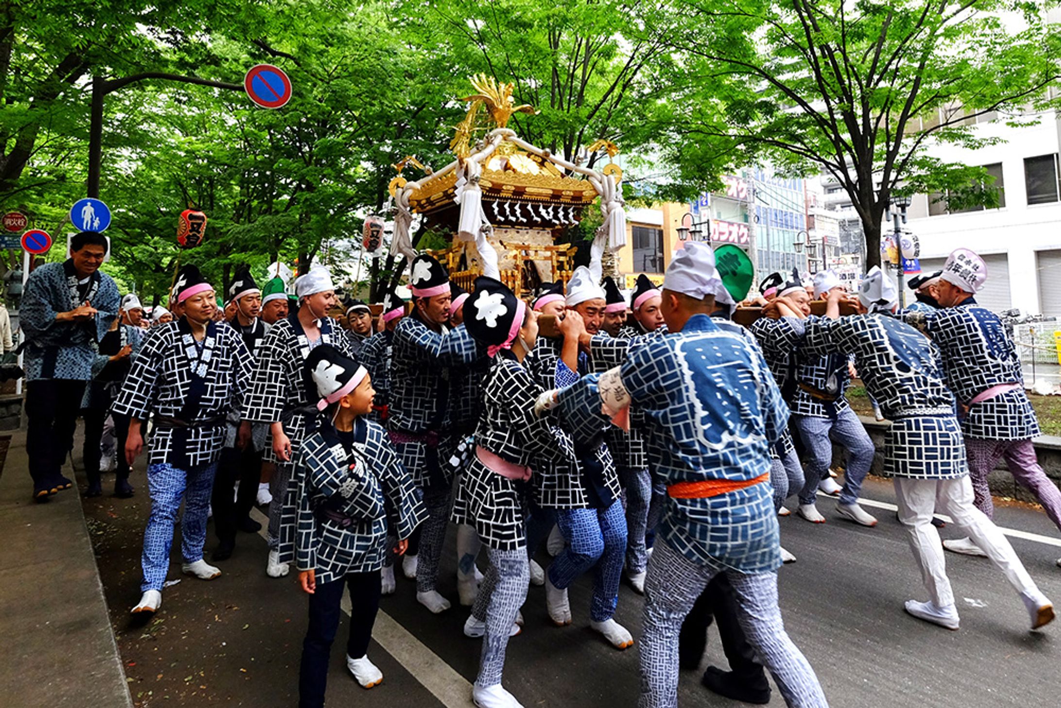 最後の巡行(くらやみ祭写真コンクール)-1