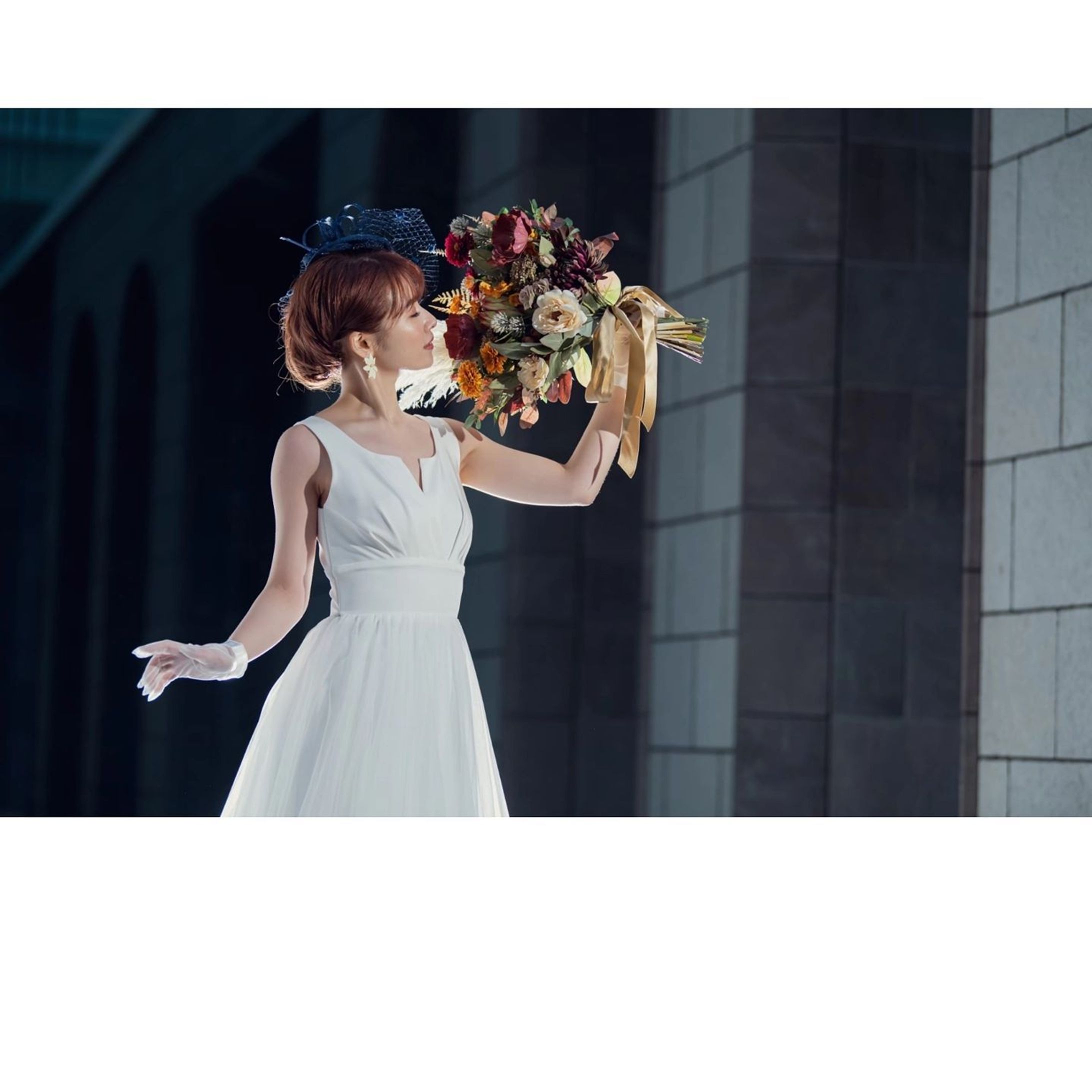 Photo by me

去年撮影したシリーズ③
お美しい〜🥺

dress @minanodress 
hair&make @sakura.k.5 
model @hana.yome0125 
accessory @nahataria_info 
bouquet @nayu__bouquet 

#ショートヘア 
#ショートカット女子 
#ショートカット花嫁 
#followme 
#前撮り 
#wedding 
#weddingpictures 
#結婚写真 
#全国の花嫁さんと繋がりたい 
#花嫁 
#weddingphotography 
#ウェディング 
#洋装 
#ドレス 
#洋装前撮り 
#洋装花嫁 
#ロケーションフォト 
#ウェディングフォト
#ブライダル
#プレ花嫁 
#プレ花嫁さんと繋がりたい 
#新婦 
#卒花嫁 
#撮影依頼受付中 
#prewedding 
#女性フォトグラファー 
#instalike 
#naturalphoto
#丸の内フォトウェディング
#東京駅フォトウェディング-1