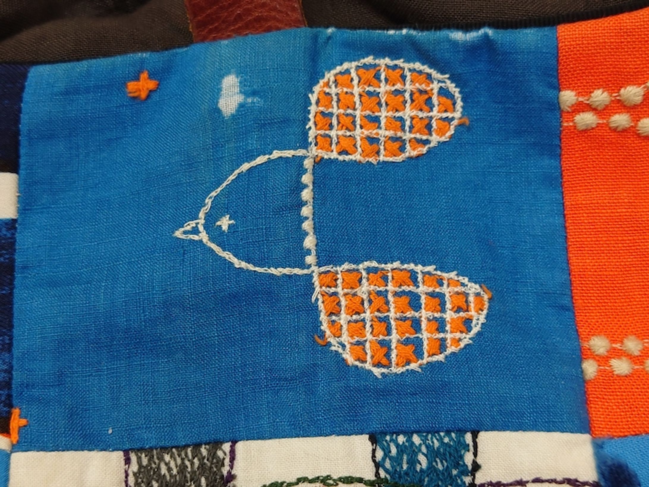 刺繍やパッチワークでの補修-1