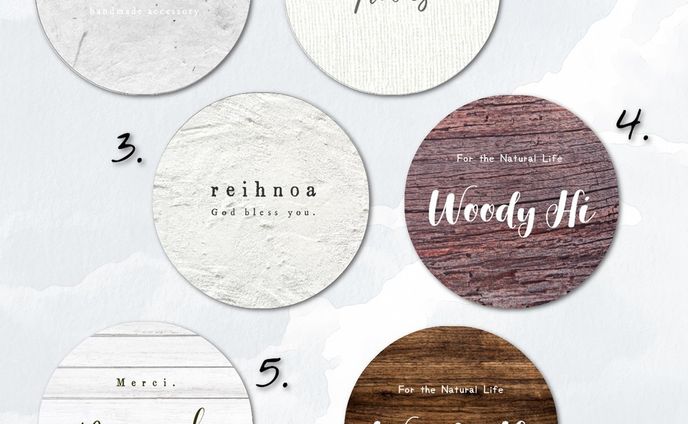 【＃20】：
hikarino_hibikiでは珍しいくらいにシンプルでシックなテイスト。ナチュラル派の方に♪
同柄のカードのほうも使い勝手が良く、根強い人気があります。

◆◆【メルカリは8月27日頃までお休み中。ご予約のみ可能です】◆◆
↓↓↓
今すぐのご注文はminne・Creemaをご利用ください。プロフィール欄から飛べます。
【インスタ内で商品仕様やお値段を1から全部ご説明するお取引き】は承っておりません。
ご希望でしたらピンポイントで特定の商品用URLもお伝えできますので、必ず商品説明をご一読くださいませ。

----------﻿

直径は4cm。シールで一番人気の「ツヤあり丸型ショップシール」。﻿
商品箱の仕上げやサンキューシールにはもちろん、ノベルティにも。
﻿

※48枚：999円　から﻿

﻿
同じシリーズは﻿
#響のツヤ丸シール
﻿
---------------﻿
全商品は﻿
#hikarino_hibiki﻿
﻿
#アクセサリー台紙﻿
#ピアス台紙﻿
#ネイルチップ﻿
#ハンドメイドピアス﻿
#ハンドメイド ﻿
#ハンドメイドアクセサリー﻿
#名刺﻿
#名刺デザイン﻿
#名刺作成﻿
#アクセサリー﻿
#シールデザイン
#minneで販売中﻿
#メルカリ出品中﻿
#ショップカード﻿
#ショップシール﻿
#サンキューカード﻿
#サンキューシール﻿
#名刺オーダー﻿
#レジンピアス﻿
#レジンアクセサリー﻿
#天然石アクセサリー﻿
#お家サロン﻿
#隠れ家サロン﻿
#まつエクサロン﻿
#ハンドメイド好きさんと繋がりたい﻿
#ハンドメイド部﻿
#ハンドメイド作家