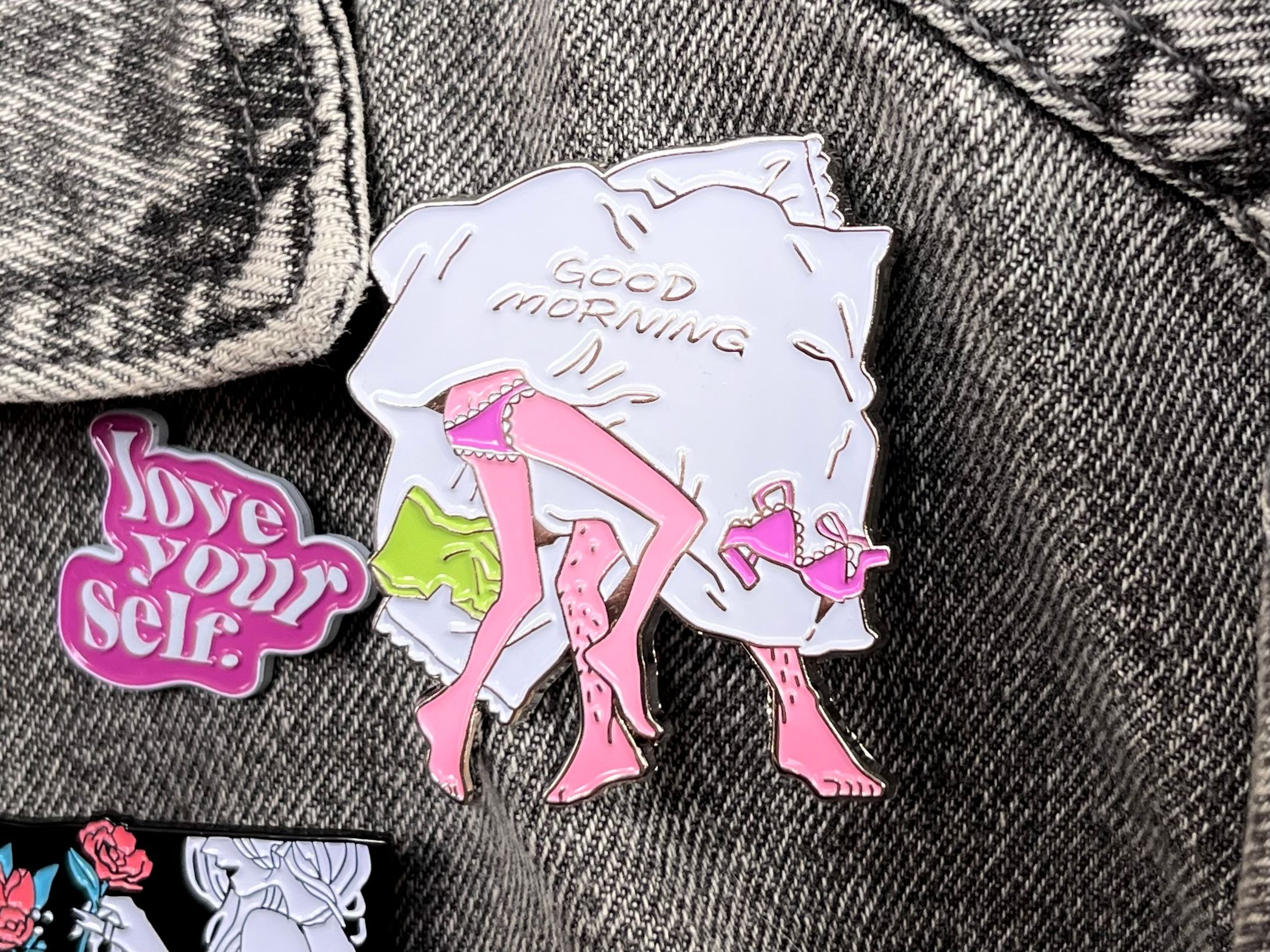 エナメルピン-1