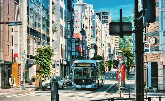 神戸元町 朝の風景

ーーーーーーーーーーーー

ご覧頂きありがとうございます
気軽にフォローして貰えると嬉しいです！

Thank you for watching.
If you like it, please follow me.

▷ @takumapictures 

ーーーーーーーーーーーーーー

LOCATION：元町
CAMERA ：SONY a7Ⅳ
LENS：SONY FE24-70mm F2.8GM
FE：50mm
ISO：100
F値：F2.8
SS：1/250

撮影のご依頼はDMから宜しくお願い致します

神戸写真家サークルメンバー
神戸写真家サークルで一緒に写真を撮りにいきませんか！？
只今メンバー募集中
▷ @kobephotographercircle 

#takumapictures 
#タクマピクチャーズ 
#sonya7iv 
#神戸観光 
#元町 
#神戸写真家サークル 
#風景写真 
#写真好きな人と繋がりたい 
#カメラ好きな人と繋がりたい 
#カメラ垢フォロバします 
#写真垢フォロバします 
#アニメのワンシーンのように 
#カメラ男子 
#カメラ女子 
#写真で伝えたい私の世界 
#ファインダー越しの私の世界 
#ファインダー越しの世界 
#キリトリセカイ 
#landscape #landscapephotography #japan #japantravel #sel2470gm #swarovski #sonyfe2470gm #alpha_newgeneration