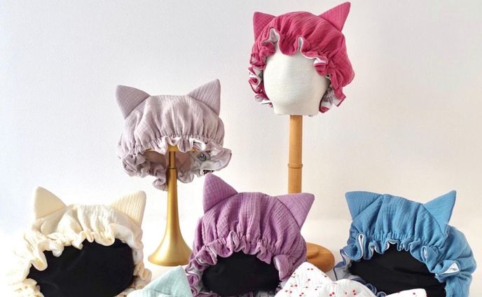 ねこみみナイトキャップ🐈‍⬛kids

お子様が『今晩も被りたい🐈』と
自ら言ってもらえるようなデザインの
ねこ耳を考えました＾＾

寝返りも多く髪が細いお子様の髪。
絡まりが減り
親御さんの朝の手間も省け、
ご家族揃ってにお喜びいただけますように🌙

プレゼント梱包もご用意しております。
是非ご活用下さい🎁

#子供ナイトキャップ #猫耳ナイトキャップ #猫耳 #キッズヘアアレンジ #キッズ #ピンクコーデ