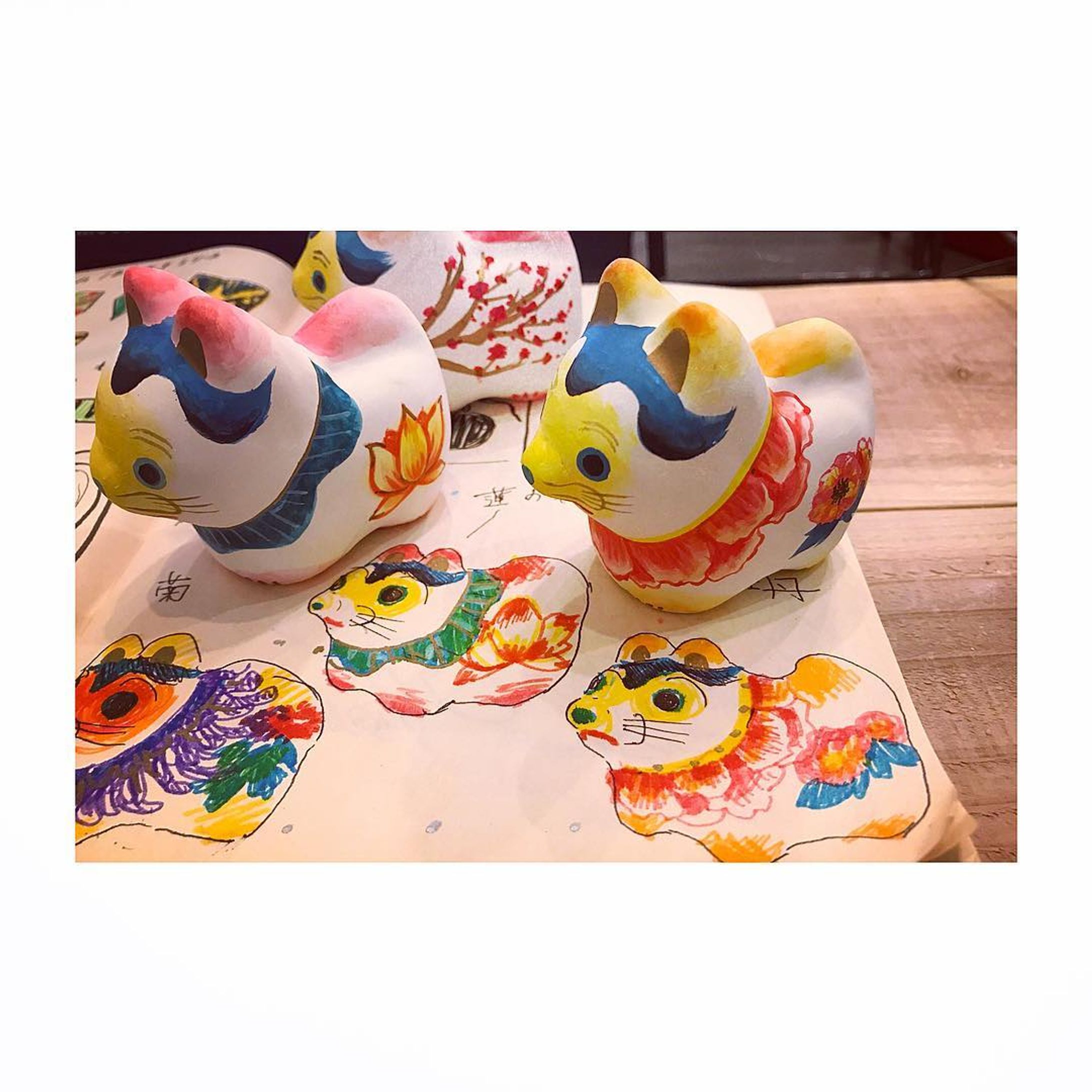 新入りちゃん
.
さっき完全にアカウント乗っ取られてました、もう大丈夫なはず？
 #犬張子 #illustration #craft #painting #drawing #東京キッチュ谷中店-1
