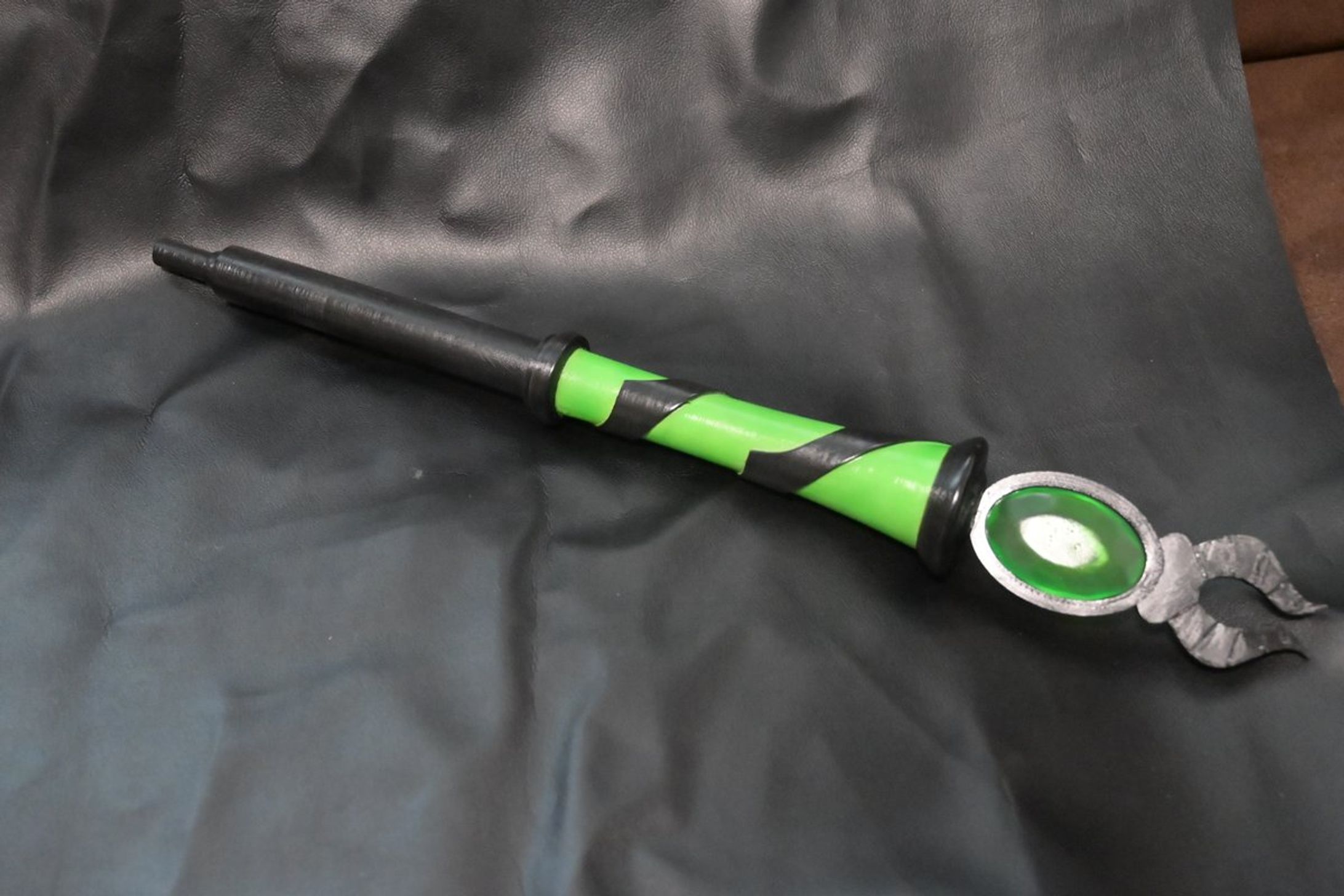 ツイステッドワンダーランド　ディアソムニア寮の警棒-1