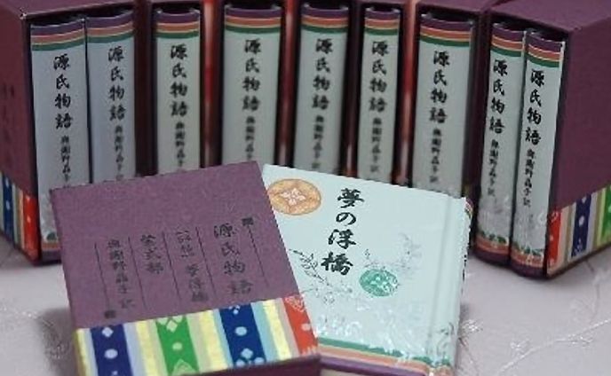 まるで小人の国…中のテキストまで徹底的に作り込んだ「豆本」の世界　大きさわずか数cm　挑み続ける作家が込める思い