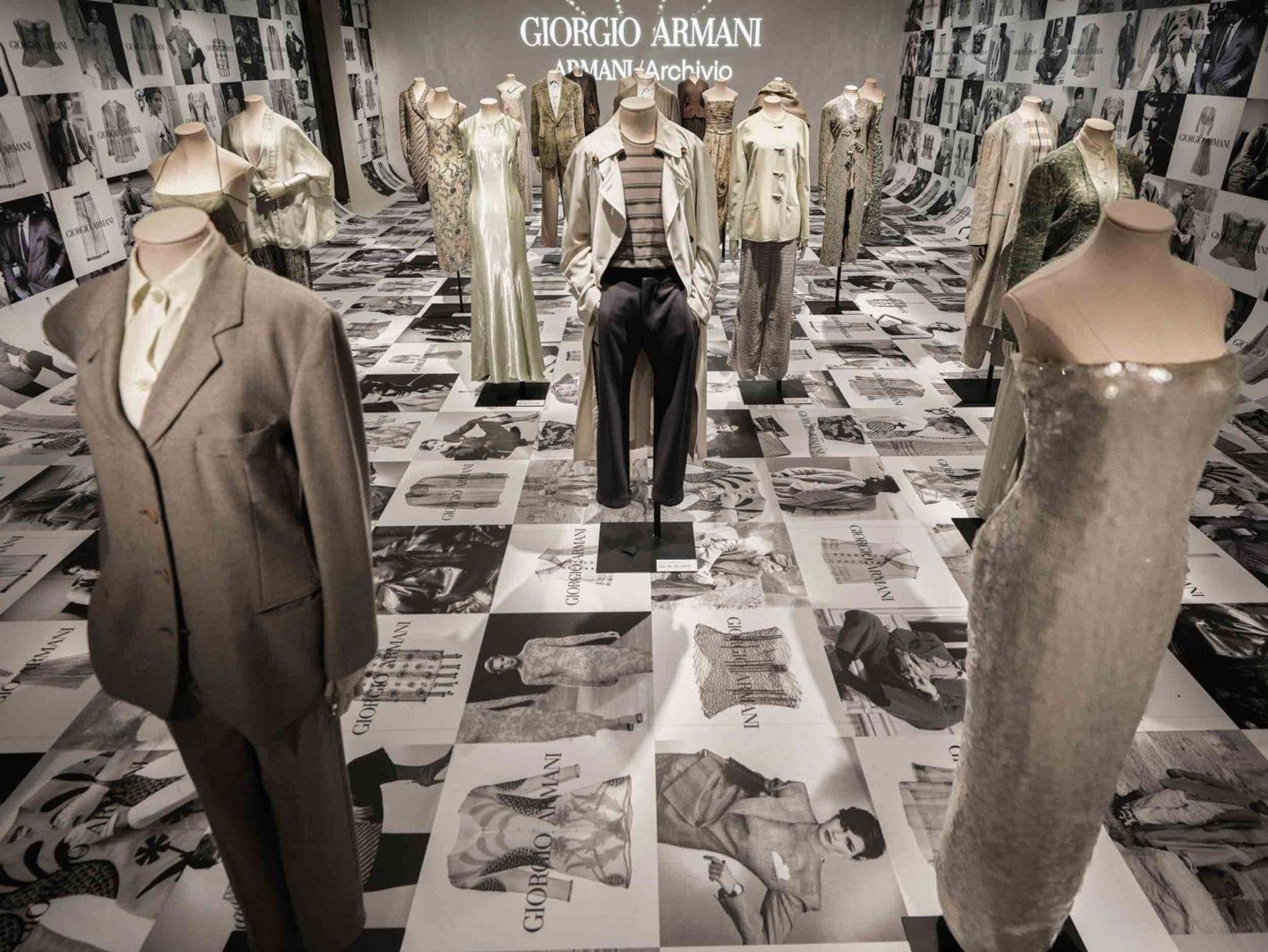 ジョルジオ アルマーニ50年の軌跡を辿る『ARMANI/Archivio』展が銀座で開催中 | 【GINZA】東京発信の最新ファッション＆カルチャー情報-1