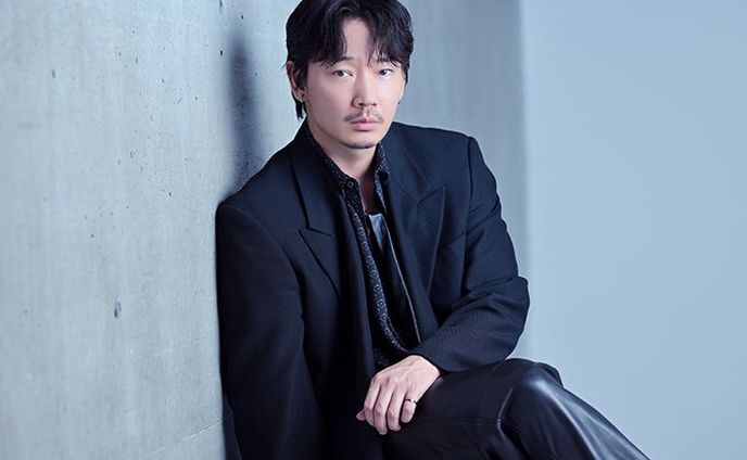 映画「星と月は天の穴」主演・綾野剛さんインタビュー　肉体的表現を抑制した「耳で観る映画」｜好書好日