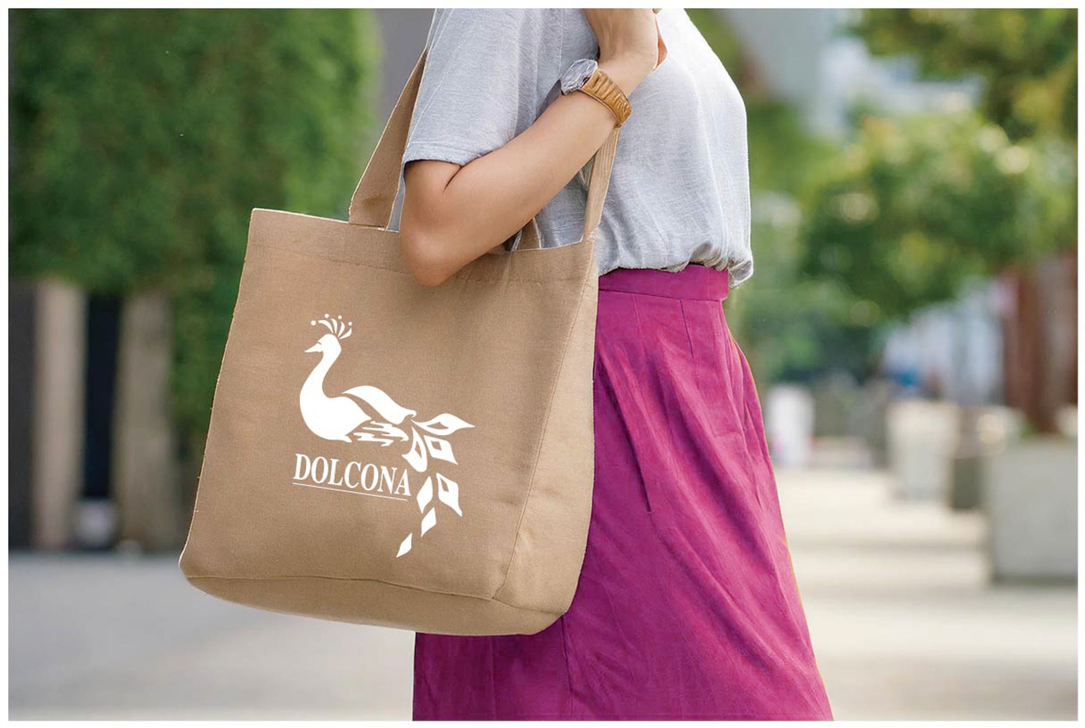 女性用ブランドのロゴ-1