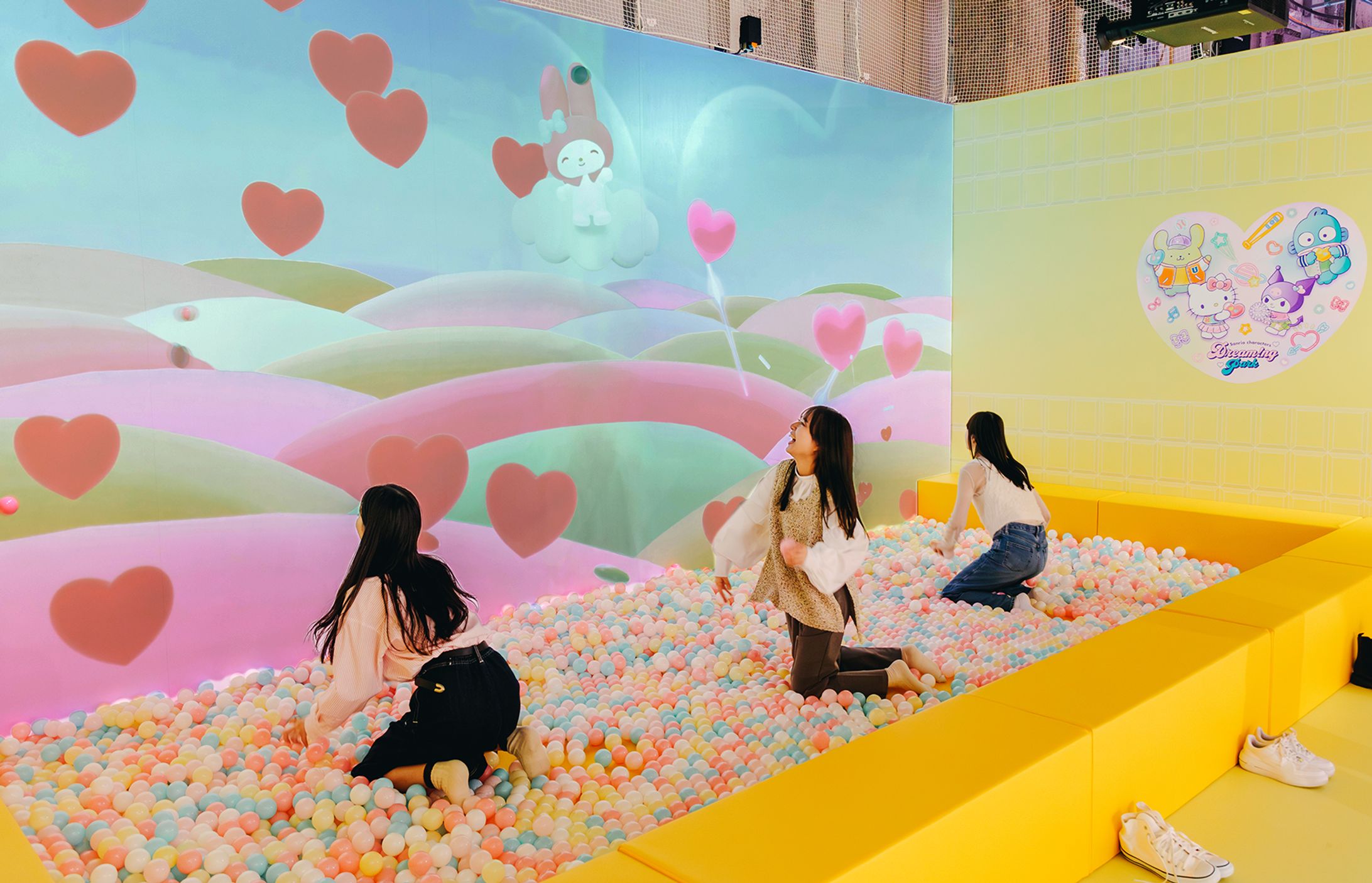 Dream!ng Ball Paradise ー ボールを投げて空間を彩る体験型コンテンツ-1