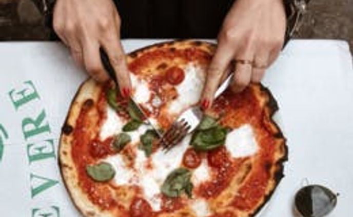 イタリア人「寿司にトマトソースを付けるくらい失礼」それでも世界で高評価「サイゼリヤ」のスゴさの秘密を解説！