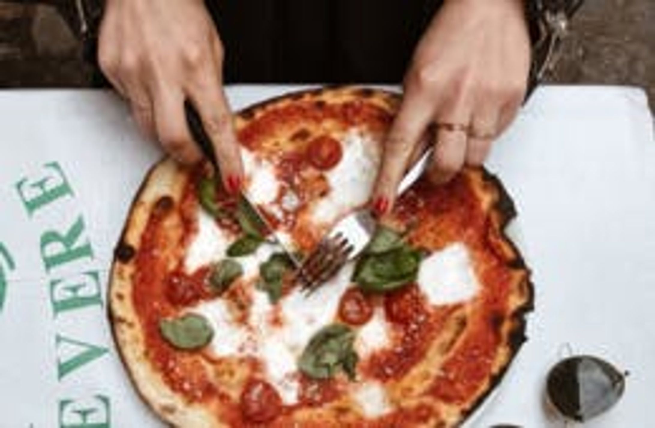 イタリア人「寿司にトマトソースを付けるくらい失礼」それでも世界で高評価「サイゼリヤ」のスゴさの秘密を解説！-1