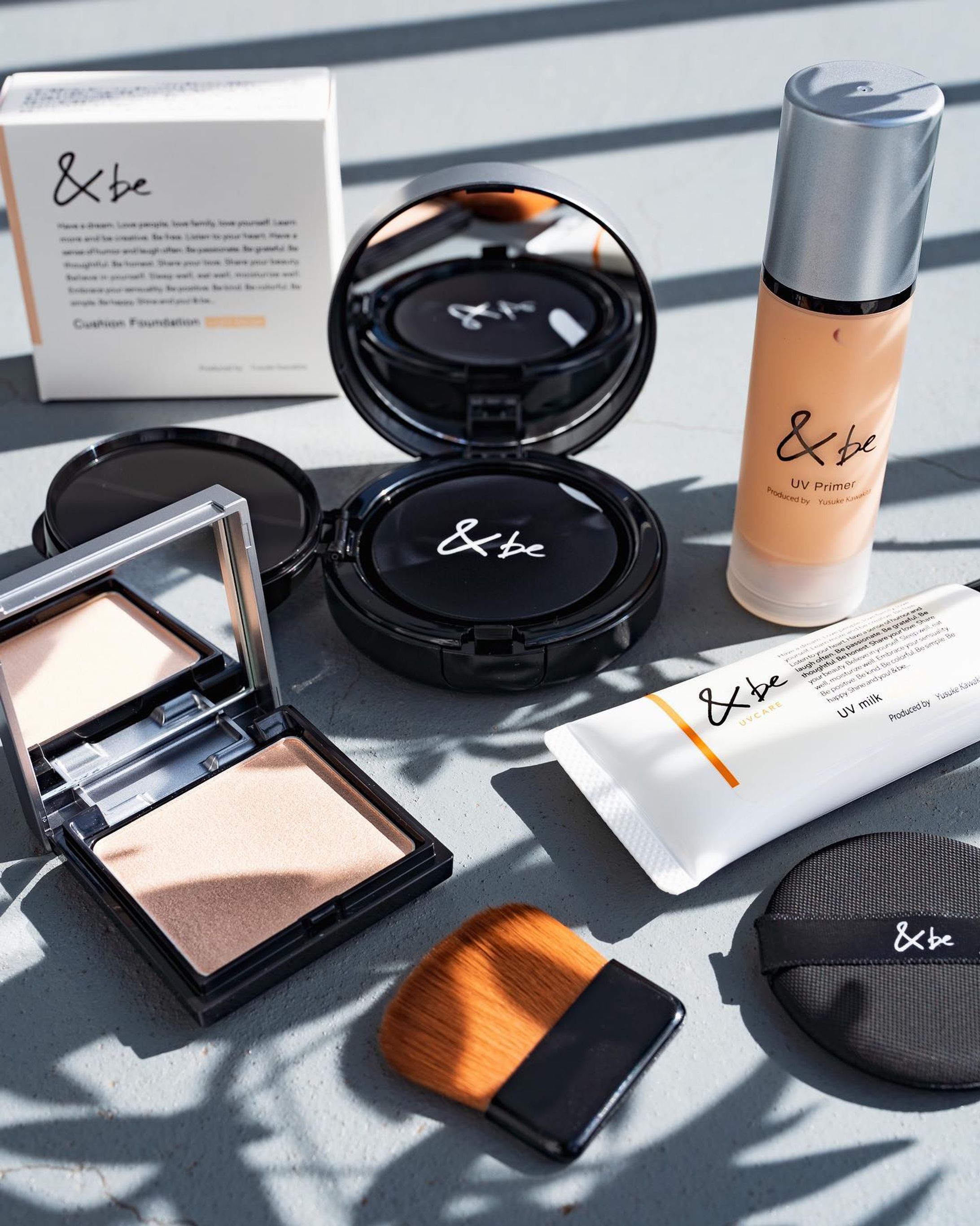 今のベースメイク全部&be❤︎

大好きな河北メイク・・・
最初はUVミルクから入ったものの、気づけば大体&be。
UVプライマーなんてどこも売り切れでずっと買えなくて・・・やっと使えた🥺

ほんですごいよかった🥹🥹🥹
ぴたっと肌に密着するってこういうことぉ？ってくらい密着する感じが気持ちいい❤︎

クッションファンデは薄づきなのにちゃんとカバーしてくれて、ツヤがとてもよき。

全部好きすぎるんだが・・・！！

☑︎UVミルク　スタンダード
☑︎UVプライマー
☑︎クッションファンデーション　ライトベージュ
☑︎ルミナイジングパウダー　ヌードグロウ

#&be #アンドビー #河北メイク #商品撮影-1