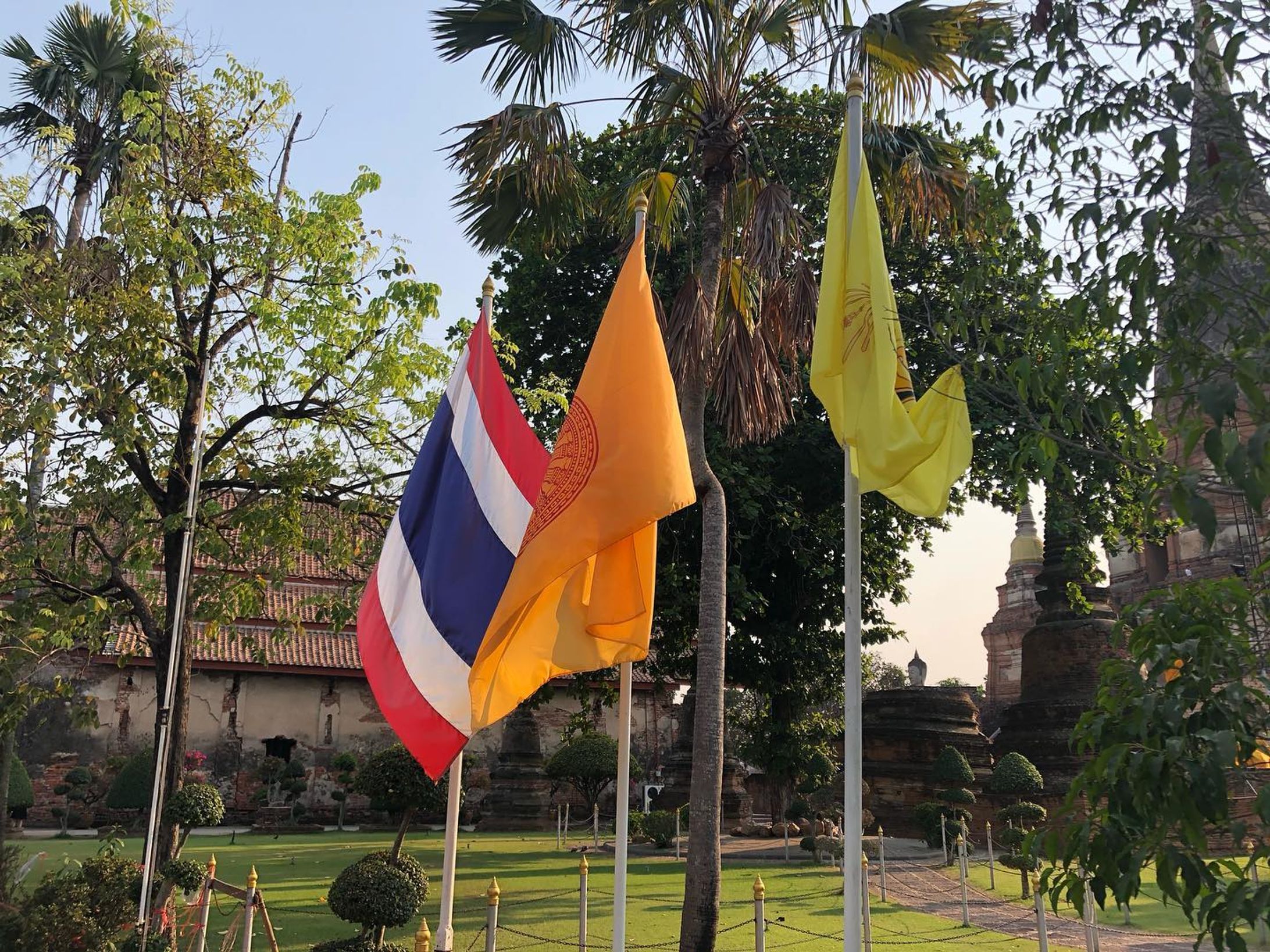 タイでトゥクトゥクで巡ったお寺-1
