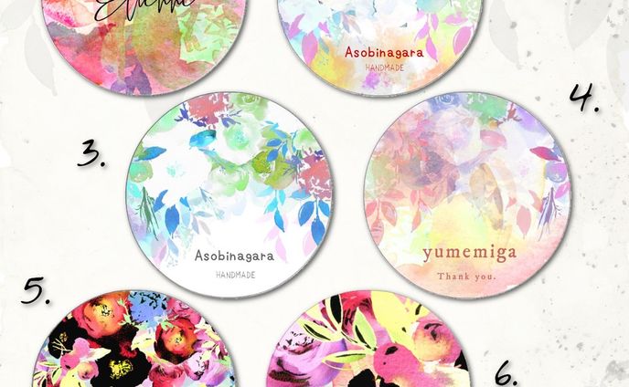 【＃16】：
花素材の一部分をクローズアップして、大胆な色加工でドリーミーなテイストに仕上げたもの。シックで小ぶりなフォントがよく似合います。このシリーズの物だけを順々にリピートされる方もいらっしゃるシリーズ。

◆◆【メルカリは8月27日頃までお休み中。ご予約のみ可能です】◆◆
↓↓↓
今すぐのご注文はminne・Creemaをご利用ください。プロフィール欄から飛べます。
【インスタ内で商品仕様やお値段を1から全部ご説明するお取引き】は承っておりません。
ご希望でしたらピンポイントで特定の商品用URLもお伝えできますので、必ず商品説明をご一読くださいませ。

----------﻿

直径は4cm。シールで一番人気の「ツヤあり丸型ショップシール」。﻿
商品箱の仕上げやサンキューシールにはもちろん、ノベルティにも。
﻿

※48枚：999円　から﻿

﻿
同じシリーズは﻿
#響のツヤ丸シール
﻿
---------------﻿
全商品は﻿
#hikarino_hibiki﻿
﻿
#アクセサリー台紙﻿
#ピアス台紙﻿
#ネイルチップ﻿
#ハンドメイドピアス﻿
#ハンドメイド ﻿
#ハンドメイドアクセサリー﻿
#名刺﻿
#名刺デザイン﻿
#名刺作成﻿
#アクセサリー﻿
#シールデザイン
#minneで販売中﻿
#メルカリ出品中﻿
#ショップカード﻿
#ショップシール﻿
#サンキューカード﻿
#サンキューシール﻿
#名刺オーダー﻿
#レジンピアス﻿
#レジンアクセサリー﻿
#天然石アクセサリー﻿
#お家サロン﻿
#隠れ家サロン﻿
#まつエクサロン﻿
#ハンドメイド好きさんと繋がりたい﻿
#ハンドメイド部﻿
#ハンドメイド作家