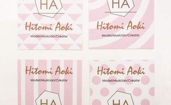 名刺　Hitomi Aoki