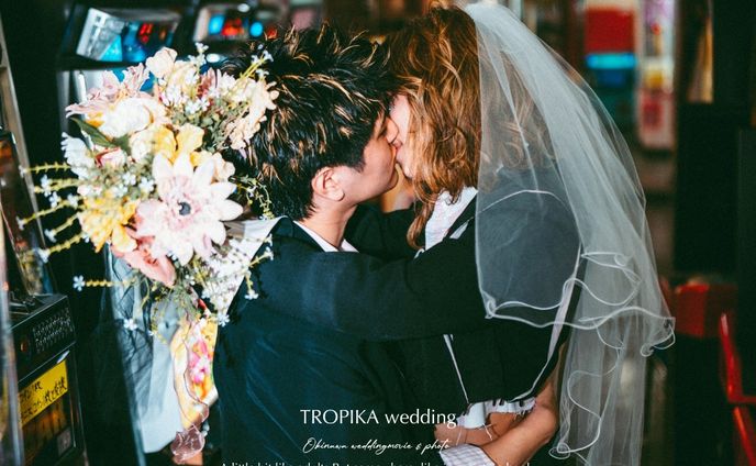 【ふたりらしさ】

自分で衣装を考えて、自分たちだけの写真を。

そんなウェディング撮影もいかがでしょうか！

┈┈┈┈┈┈┈┈┈┈
TROPIKA wedding 〈トロピカ〉では、

少しだけ大人で、
どこか夢で見た絵本のような世界💍

をコンセプトに沖縄で前撮りプロデュースをしております🌺

┈┈┈┈┈┈┈┈┈┈
▶️料金プランはハイライトからご確認いただけます。
@tropika.wedding

▶️ご依頼・ご相談はDMにて

#沖縄ウェディング #沖縄ウェディングフォト #沖縄前撮りフォト #沖縄前撮り #フォトウェディング沖縄 #オープニングムービー #沖縄オープニングムービー #沖縄結婚式 #沖縄前撮り #沖縄後撮り #沖縄前撮りカメラマン #沖縄カメラマン #沖縄ウェディングカメラマン #沖縄花嫁 #リゾートウェディング #沖縄リゾートウェディング #ゼクシィ2023 #ゼクシィ #エモい写真 #エモい写真が撮りたい