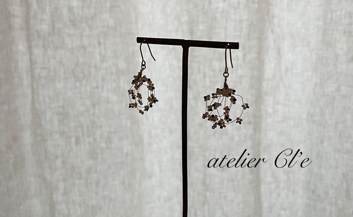 みんなでX‘mas
12/11に出展する
ソーシャルタワーマーケット
(オアシス21)では
クリスマスプレゼントにぴったりな
accessoryもたくさんお出しします🎄

今年最後の出店となります。
是非、名古屋栄の街へ
遊びに来てください。

-------------------

SOCIAL  TOWER MARKET 2022
<みんなでX’mas>
会場　栄オアシス21緑の大地(地上階)
住所　名古屋市東区東桜1-11-1
開催日　12/10(土)  11日(日)
atelier Cl’e は　11日のみ出店
ブース38番
11：00〜16:00
入場料無料

名古屋栄のオアシス21地上にて
1日のみ出店させていただきます。

クリスマスにぴったりな
アクセサリーや
暖かいお洋服などをご用意して
お待ちしています♪

#クリスマスイベント 
#クリスマス
#オアシス21 
#オアシス21イベント 
#ソーシャルタワーマーケット 
#洋服 
#クリスマスプレゼント
#プレゼント
#クラフトイベント
#アクセサリー
#accessory
#Xmas