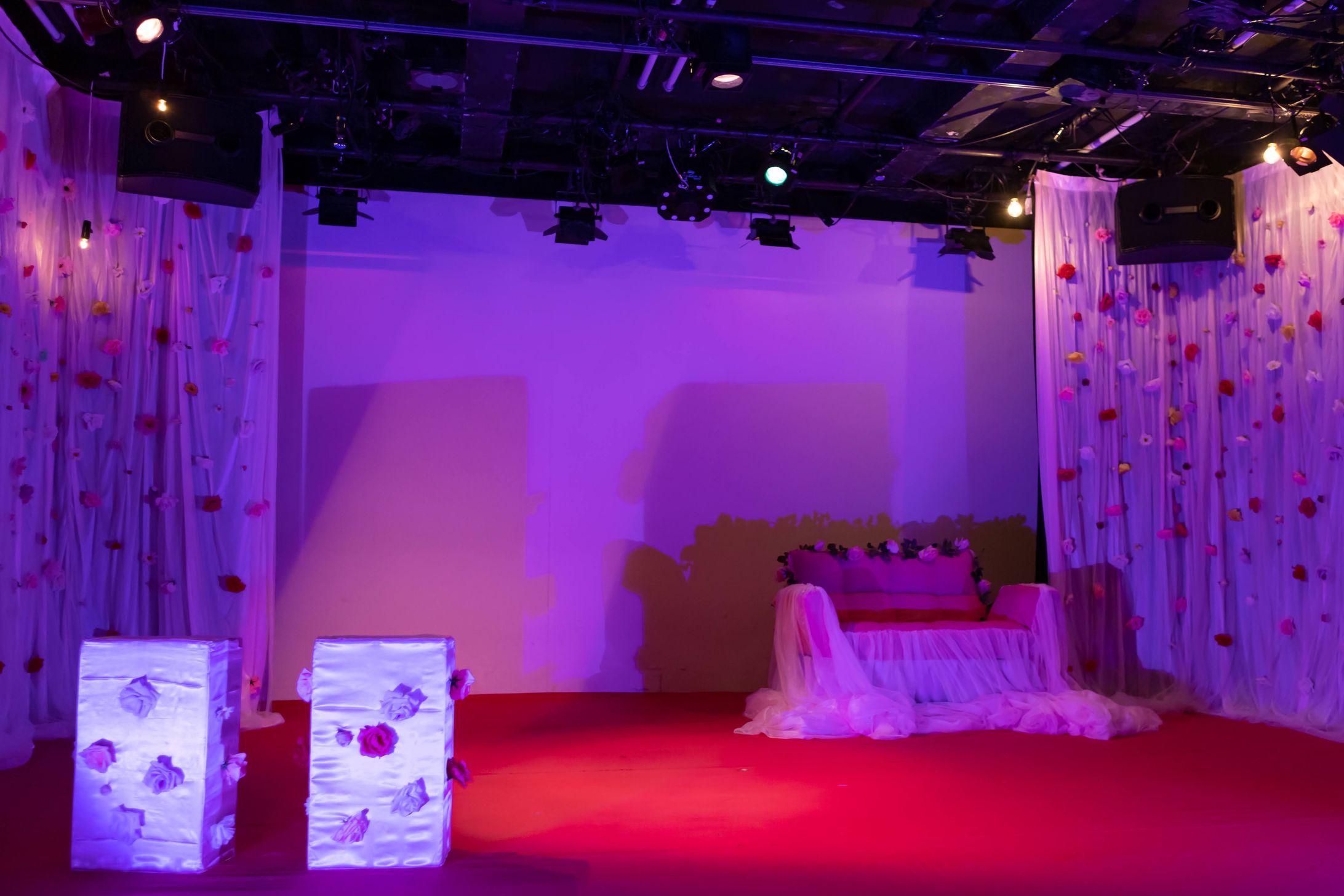 劇団猟奇的ピンク『キネマの憂鬱』空間デザイン-1