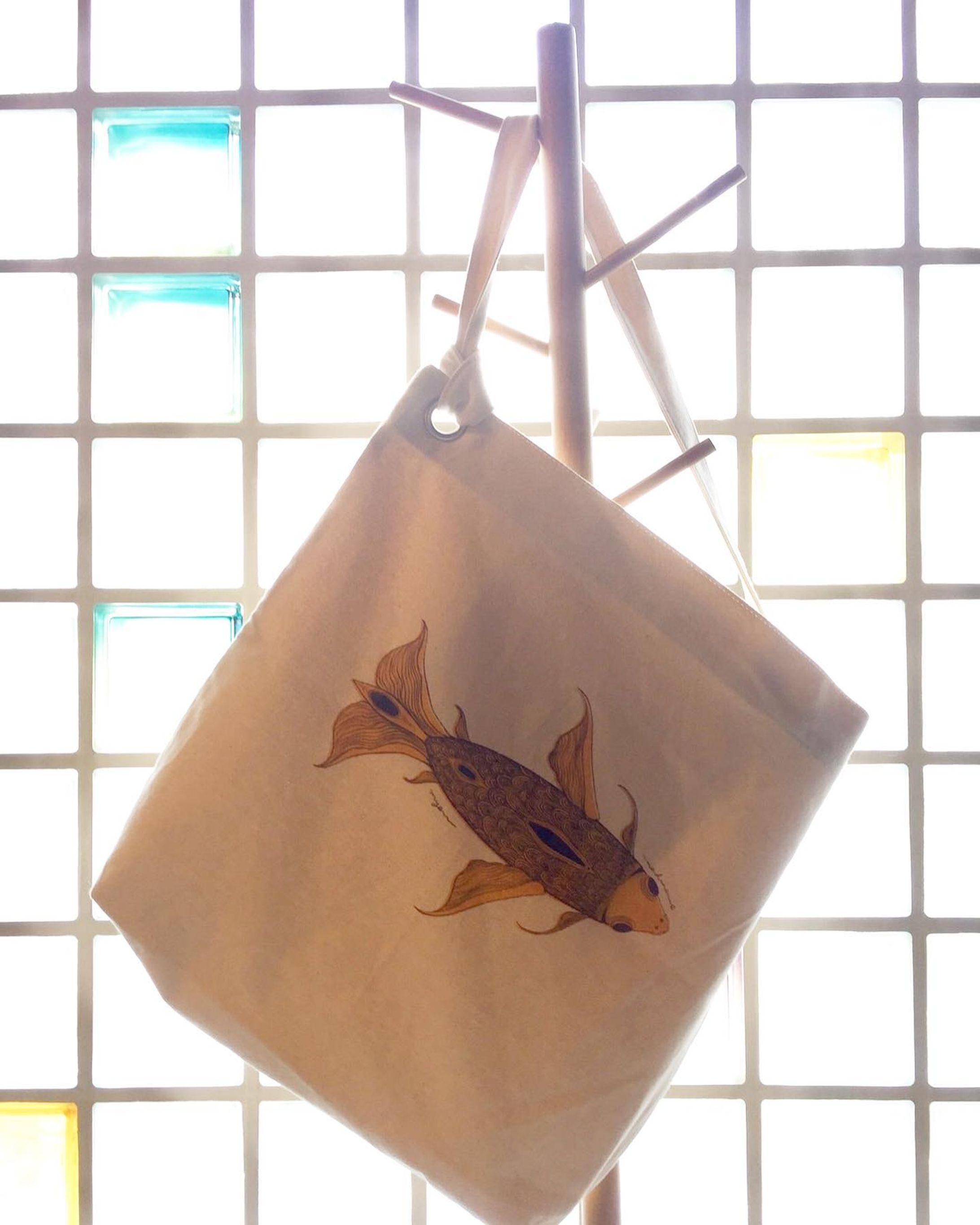 お誕生日プレゼントであげるためにビッグトートバッグを作りました。
可愛いね。

空想古代魚のさかなんちゅトートバッグ
いっぱい使って欲しいね。
#トートバッグ #トートバッグ好き #トートバッグ手作り #自作 #自作グッズ #グッズ-1