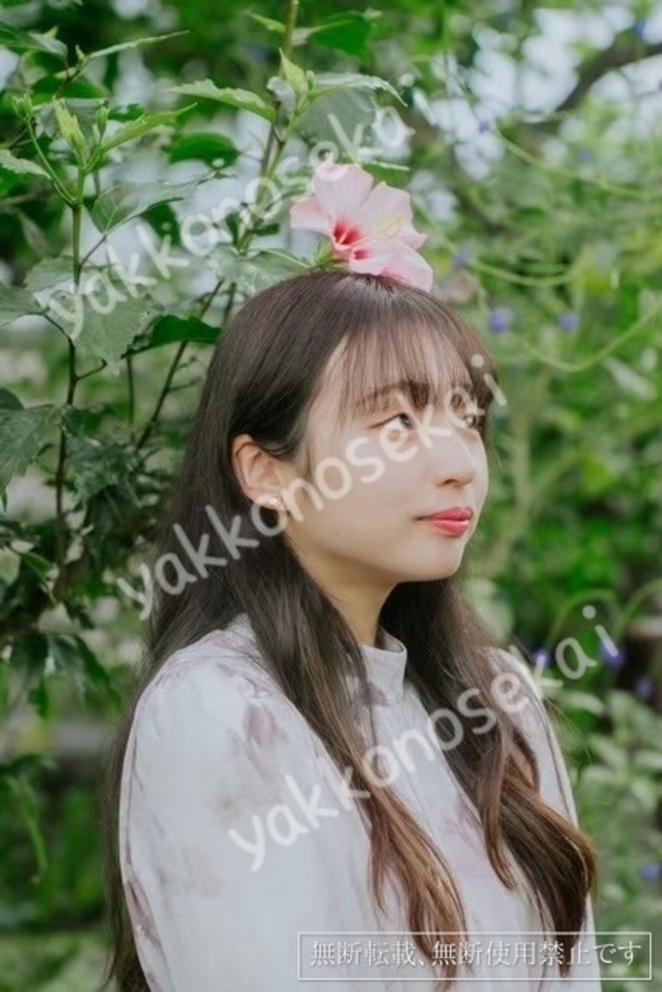 お花たちと一緒に-1