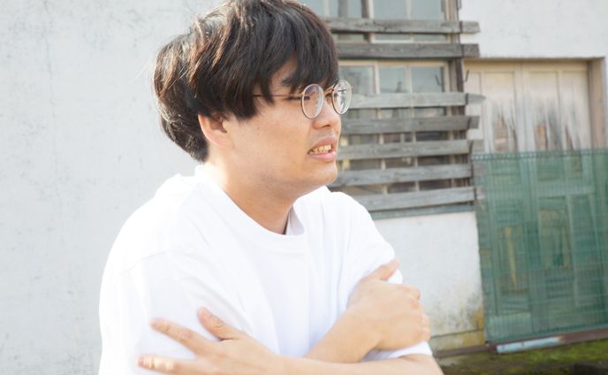 019.寒がっている男jpg