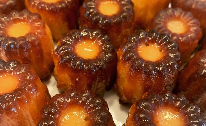 オーブンが新しくなったのでミニカヌレを沢山焼きました。美味しいです。
今回はPanasonicさんからSHARPさんのオーブンレンジにしました。ちなみにスピリットは「目の付けどころが、シャープでしょ。」から「目指してる、未来がちがう。」から「Be Original.」創業者である早川徳次氏の「まねされる商品をつくれ」という精神を表した秀逸なキャッチコピーだそうです。勉強になる。。。プラズマクラスターはついてませんが、ファンの音が静かです。
#カヌレ 
#SHARP