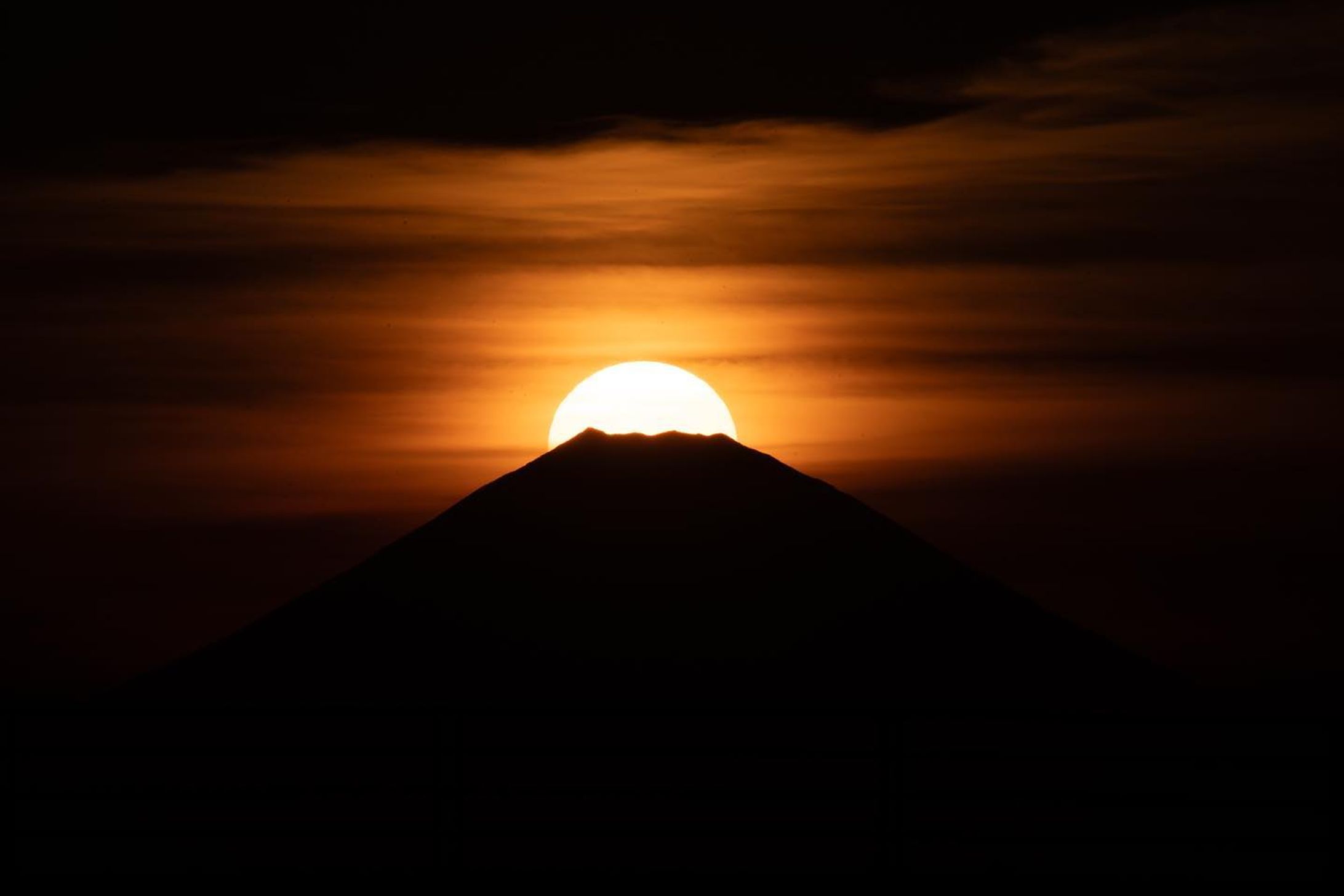 『夕日×富士山』

レタッチなしで、この迫力は最高。

次はダイヤモンドに輝かして撮りたい。

#japan #南房総 #千葉 #chiba #写真 #旅行 #千葉観光 #らぶちば12に応募 #銚子つりきんめ #naturephotography #nature #夕日 #sunset #富士山 #mtfuji 

#南房総好きな人と繋がりたい 
#カメラ好きな人と繋がりたい 

#travelblogger #traveljapan #thisisliving 

#alpha7riii-1