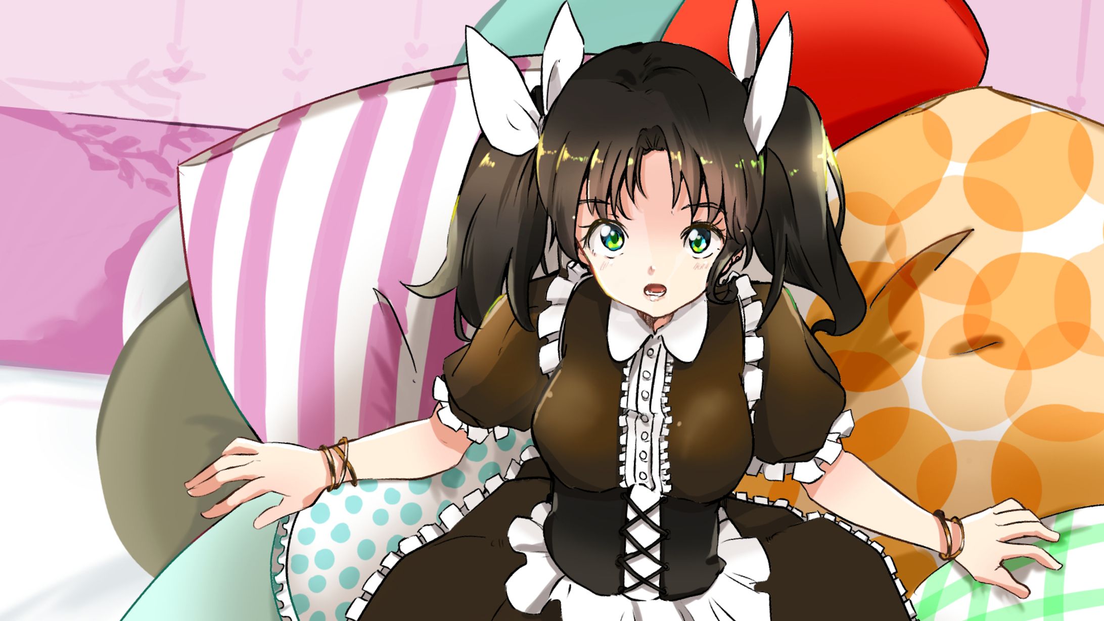 オリジナルイラスト メイドとクッション-1