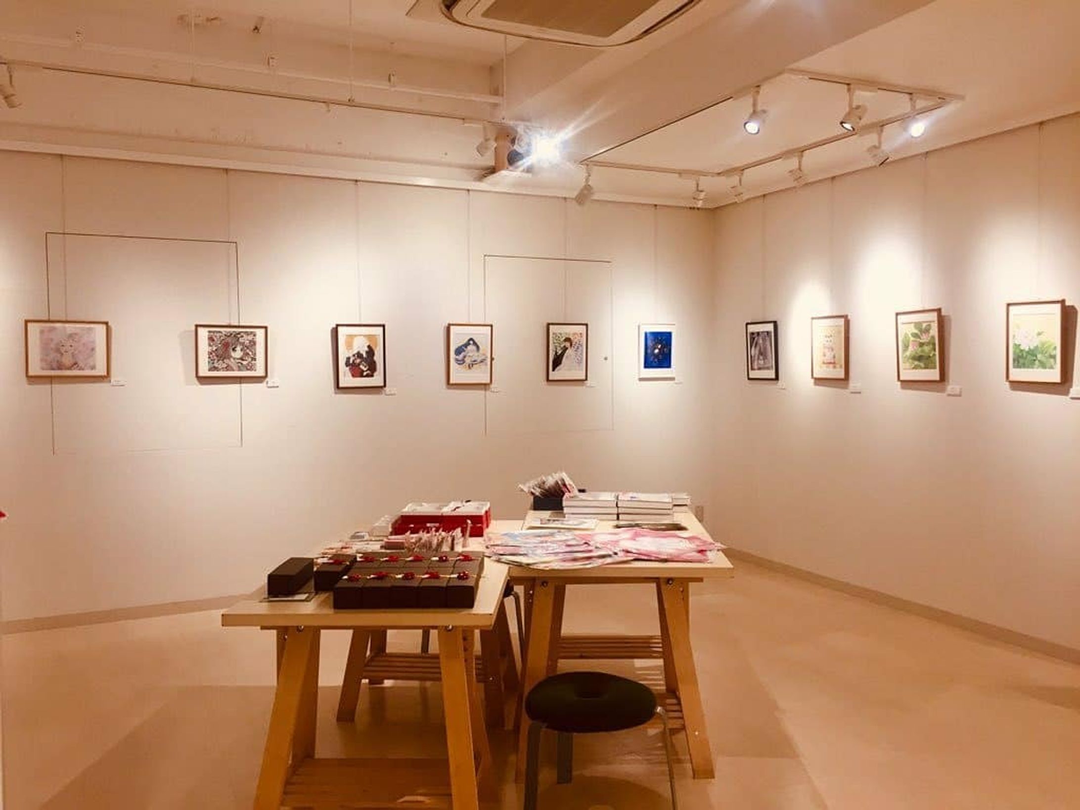 【和っしょい展】
和っしょい展開催中です✨ギャラリー様から画像いただきましたので、アップします！今週末お邪魔する予定なので、自分で写真取れたら載せますね🎵

#展示会 #展示会巡り #和 #ギャラリー #自由が丘 #自由が丘ギャラリー #色紙 #色紙イラスト #色紙アート #コピック #コピックイラスト #東京 #東京展示会 #東京ギャラリー #東京旅行 #顔彩耽美 #gallery #Gallery #art #artist #artgallery #artgallerytokyo #exhibition #Exhibition #shikishi #shikishiart #copic #copicart #gansai #gansaitambi-1