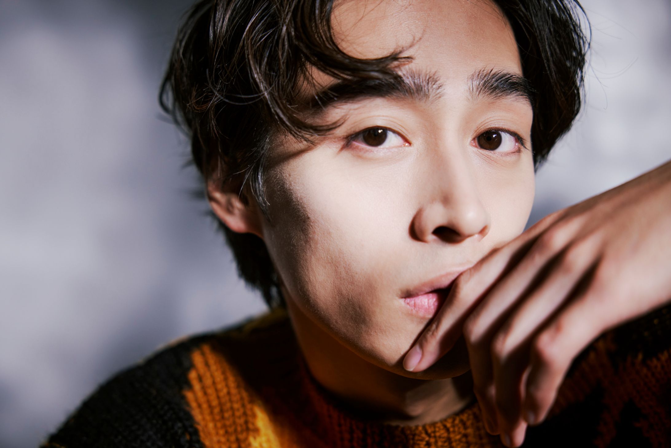 【濱尾ノリタカ 1st写真集「H3O」インタビュー】「かっこいい」がこんなにも嬉しいとは(笑)。－ハンサムでチャーミングな若手俳優・濱尾ノリタカの素顔に迫る。＜Emo!miu注目のイットボーイ＞-1