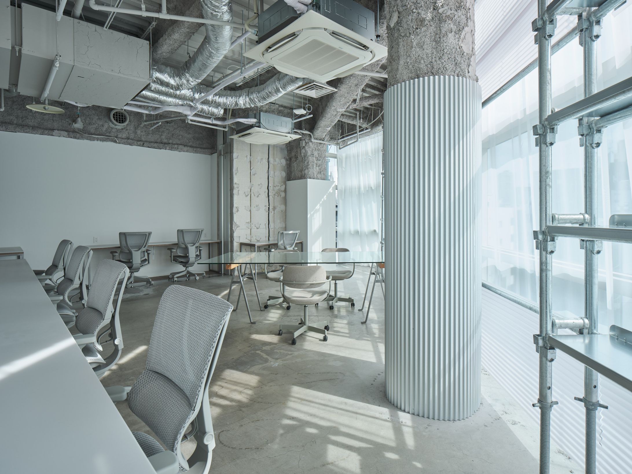 MKK Bldg./8F-1