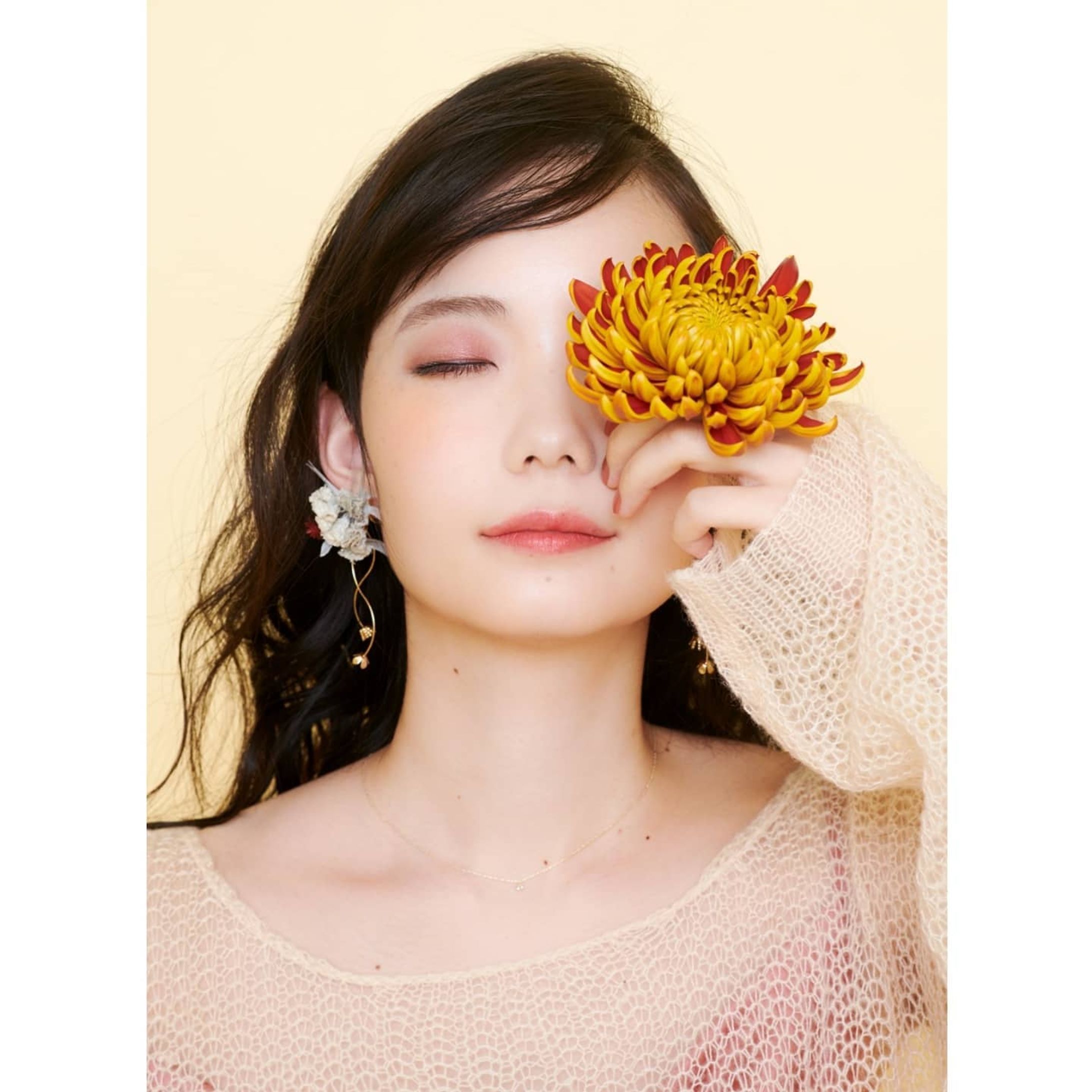 Photo by me
Model まなちゃん @manamaco80
Hairmake 太田瑛絵 @10akie10
Stylist 小澤奈月 @kozawanatsuki
.
.
可愛い☺️☺️

#ファッション
#ビューティ
#女性モデル撮影
#女性モデルポートレート
#ポートレート
#モデル
#photography 
#portrait 
#かっこいい
#女性フォトグラファー 
#カメラマンが見る世界 
#カメラ越しの私の世界 
#撮影 
#撮影依頼はdmで 
#modelshoot
#instalike 
#followｍe 
#撮影好き 
#作品撮り
#テストシュート
#testshooting
#綺麗
#ロケーションフォト
#スタジオ撮影-1
