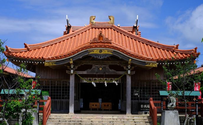 .
宮古神社⛩
沖縄ならではの雰囲気
他県ではなかなか無い作り

￣￣￣￣￣￣￣￣￣￣￣￣￣￣￣￣￣
#xe4 
#fujifilmx_jp
#fujifilm_street
#life_with_xseries
#fujilovers
#fujifilm_jp 

#fujilove
#fujilovegear 
#fujilovers 
#fujixpassion 
#fujixlovers

#宮古島
#宮古島観光 
#宮古島旅行 
#富士フィルム
#福岡写真部 
#福岡写真好きな人と繋がりたい 
#富士フィルムxe4 
#富士フィルムのカメラ好きな人と繋がりたい

￣￣￣￣￣￣￣￣￣￣￣￣￣￣￣￣￣