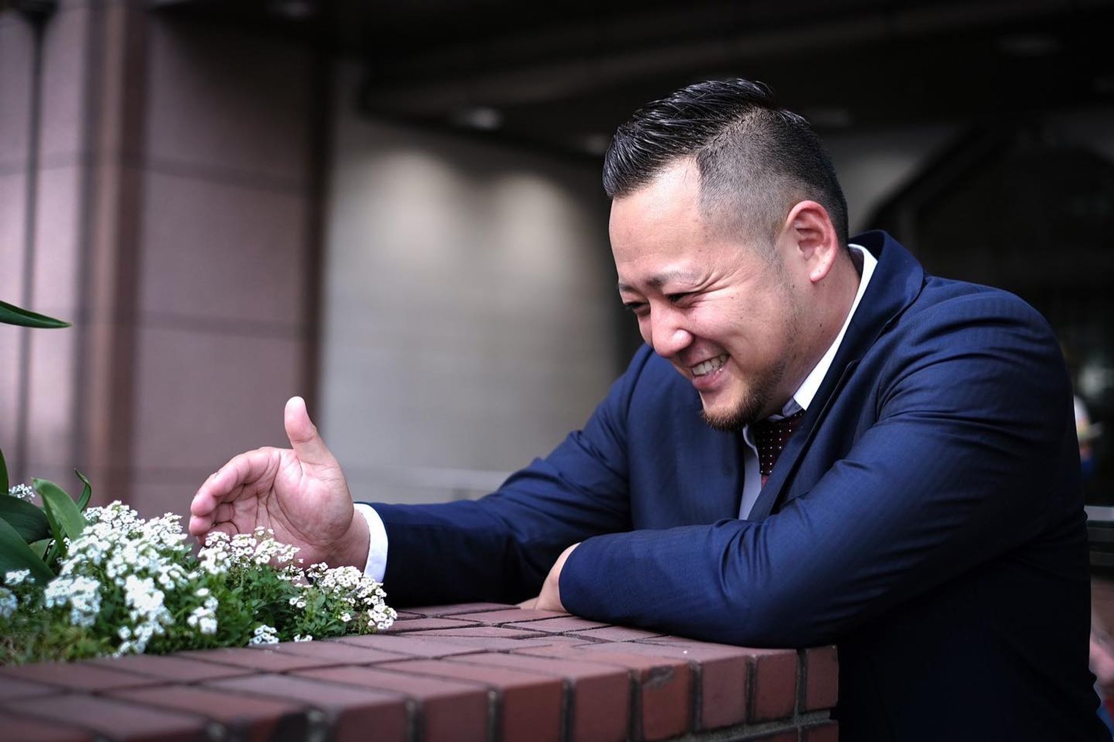 .
たまには違った雰囲気の色味📸

会社用のHPプロフィール写真
SNS用のプロフィール写真を
撮ってほしいとの事で
ご依頼いただきました。

僕が思っている
3倍は喜んでくれて
びっくり☺️

これでお客様から見た印象が
更に良くなって
お取引が増えると僕も嬉しい。
￣￣￣￣￣￣￣￣￣￣￣￣￣￣￣￣￣
#xe4 
#fujifilmx_jp
#fujifilm_street
#life_with_xseries
#fujilovers
#fujifilm_jp 

#fujilove
#fujilovegear 
#fujilovers 
#fujixpassion 
#fujixlovers
#fuk_camculb 
#fuk_cameraclub 

#富士フィルム
#福岡写真部 
#福岡写真好きな人と繋がりたい 
#富士フィルムxe4 
#富士フィルムのカメラ好きな人と繋がりたい

￣￣￣￣￣￣￣￣￣￣￣￣￣￣￣￣￣-1