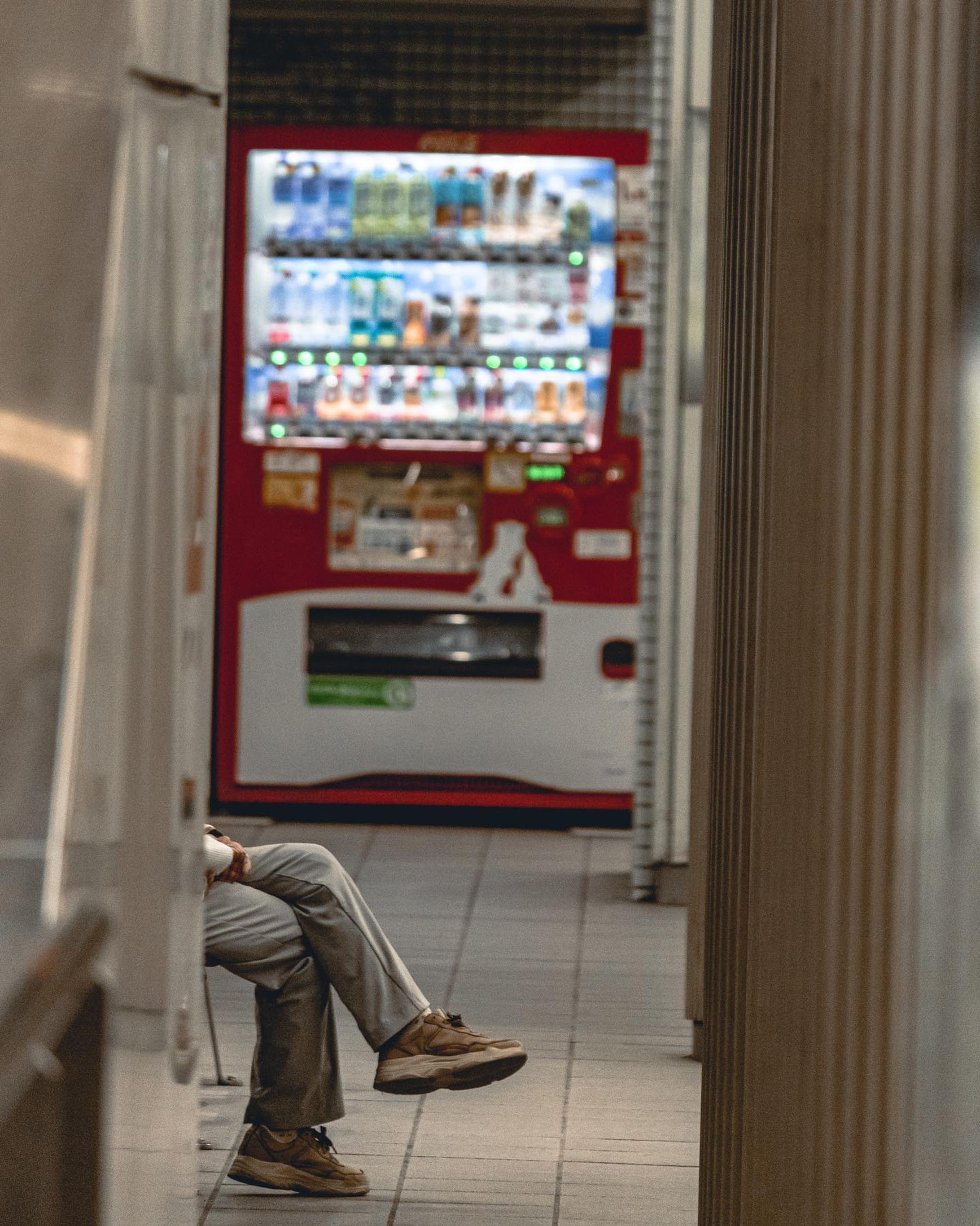 .
🧀
.
.
(at. #osakametro )
.
#streetsnap #japan_daytime_view
#streetphotography #streetshootjapan #urbanandstreet #streetclassics #streetactivity #street_photo_daily
#street_incity #streetview #streetleaks #streetlife #streetartjaponism #best_moments_street #japancityblues 
#路地裏 #スナップ写真
#ファインダー越しの私の世界 #写真好きな人と繋がりたい
#大阪 #大阪観光 #osakajapan  #osakatrip-1