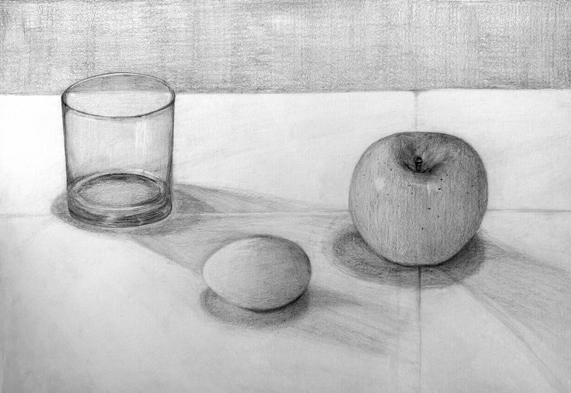 静物3：自然物と人工物のパースを描く（白い布の上のりんご・コップ・白い卵）-1